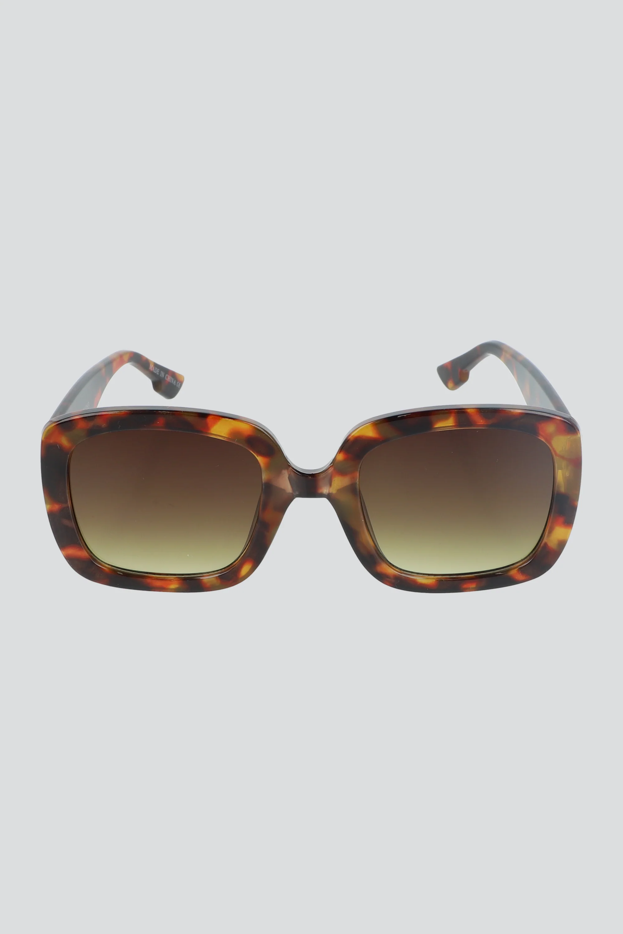 Lentes cuadrados oscuros