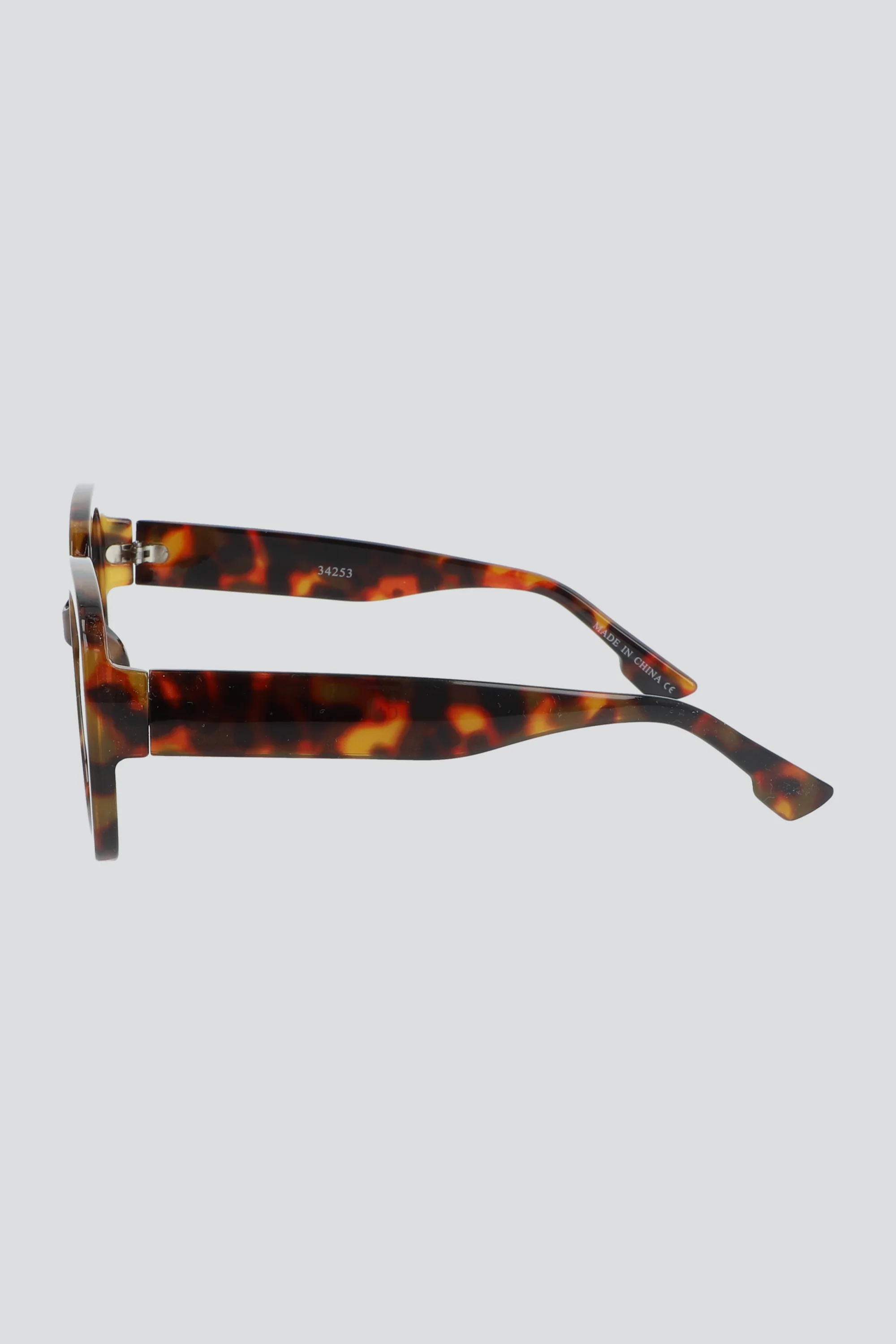 Lentes cuadrados oscuros - Image 3