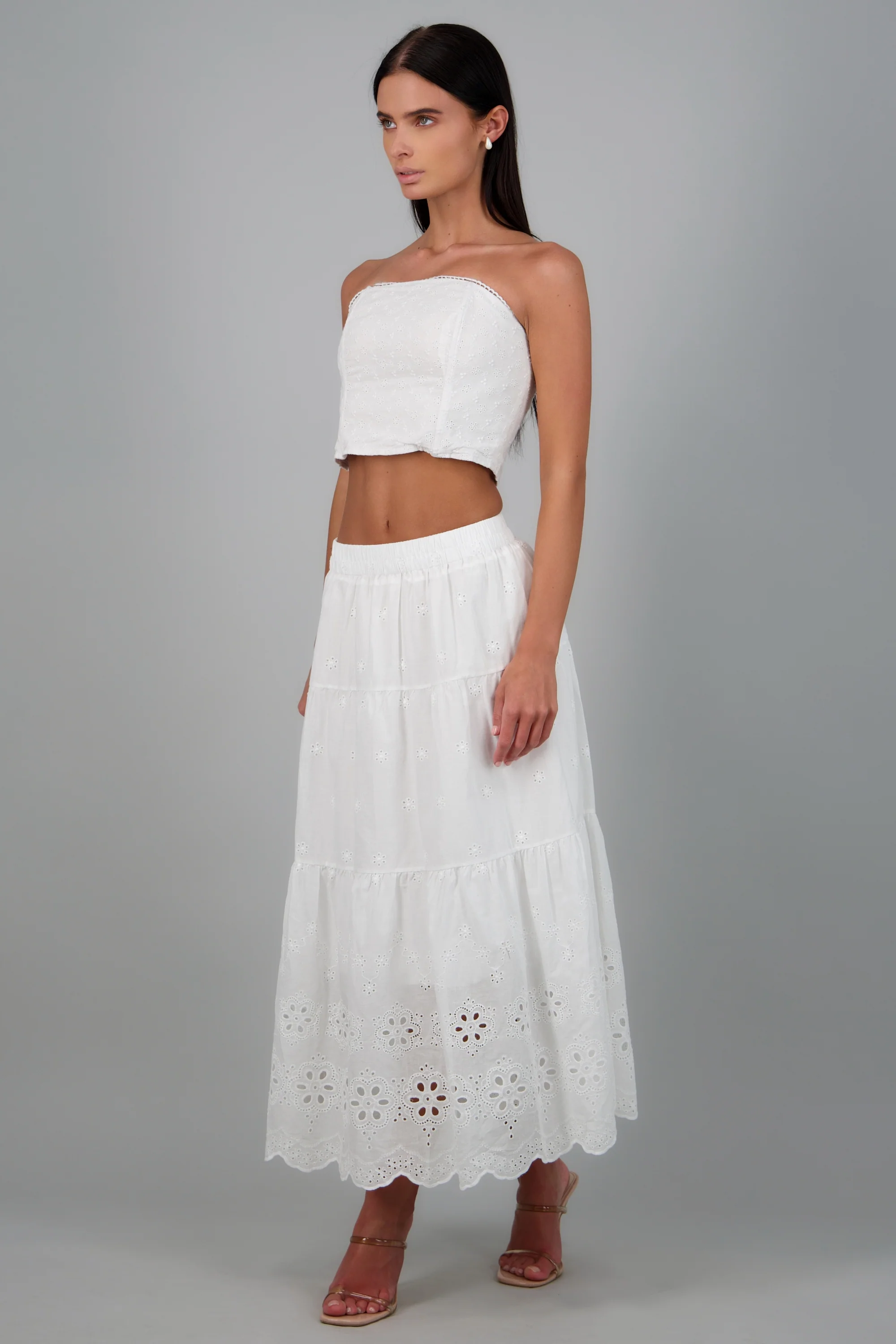 Maxi falda con detalles florales de ojales - Image 4