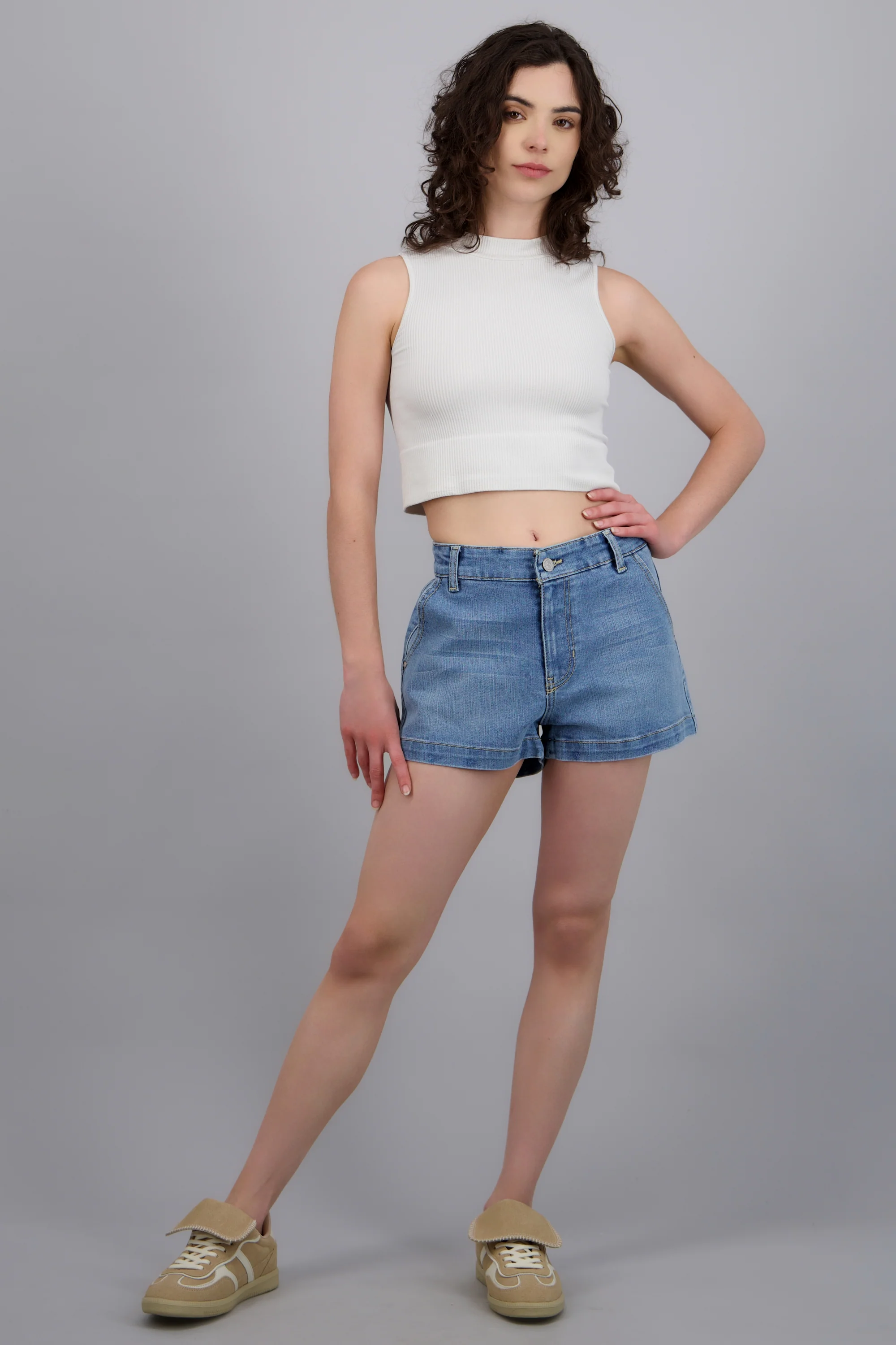 Mini short básico mid rise