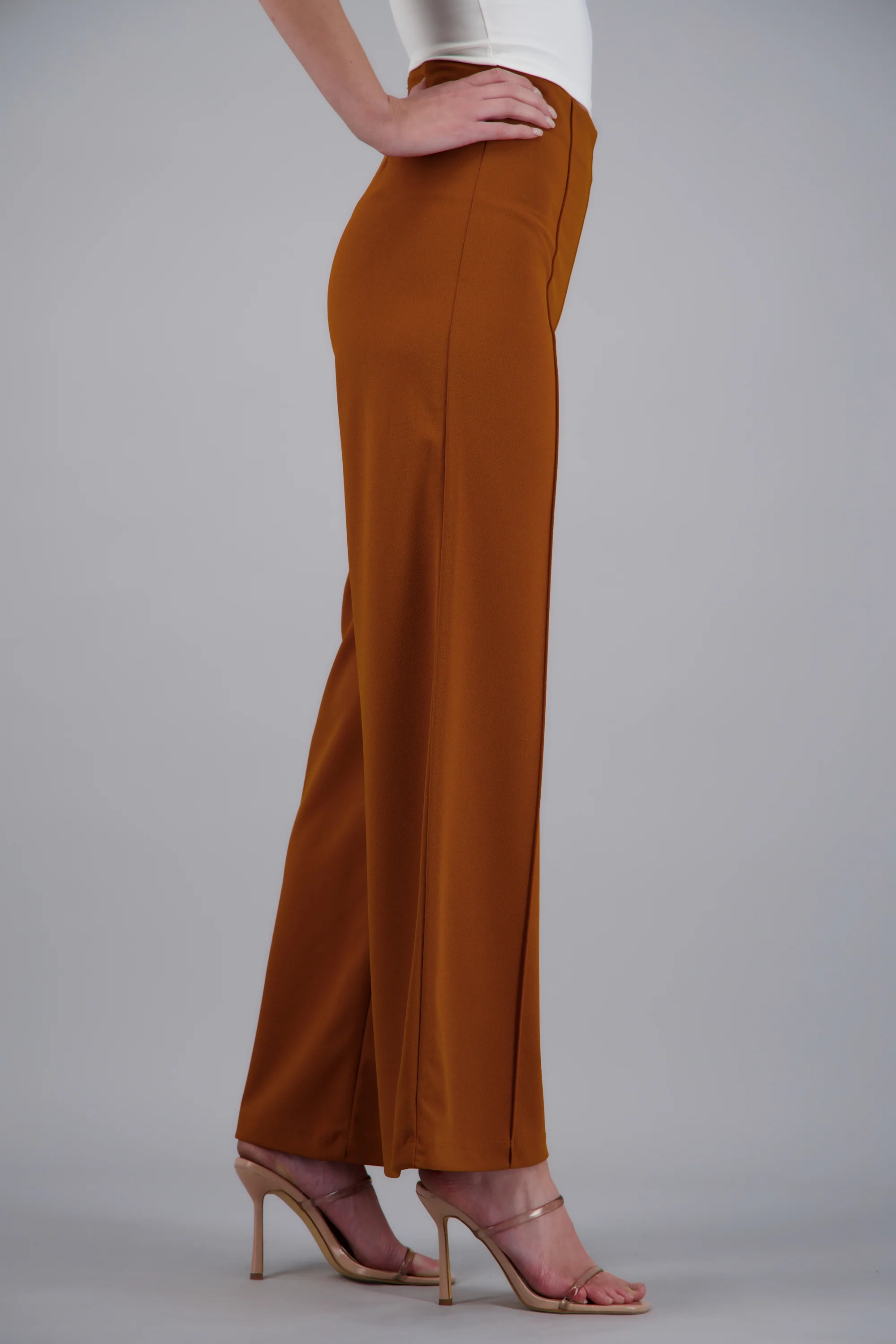 Pantalo amplio costura frontal - Image 3
