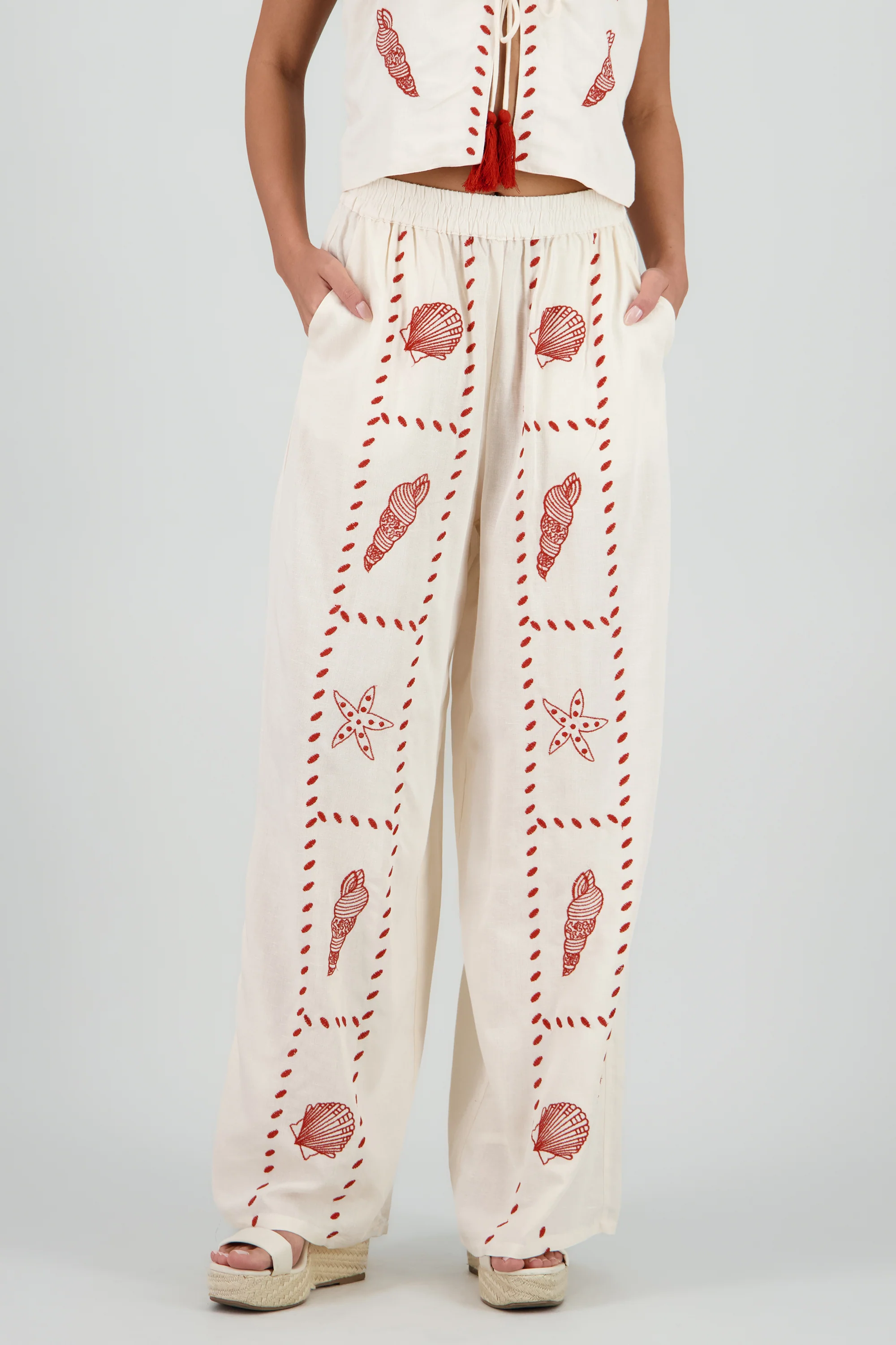 Pantalon amplio bordado conchas - Image 2