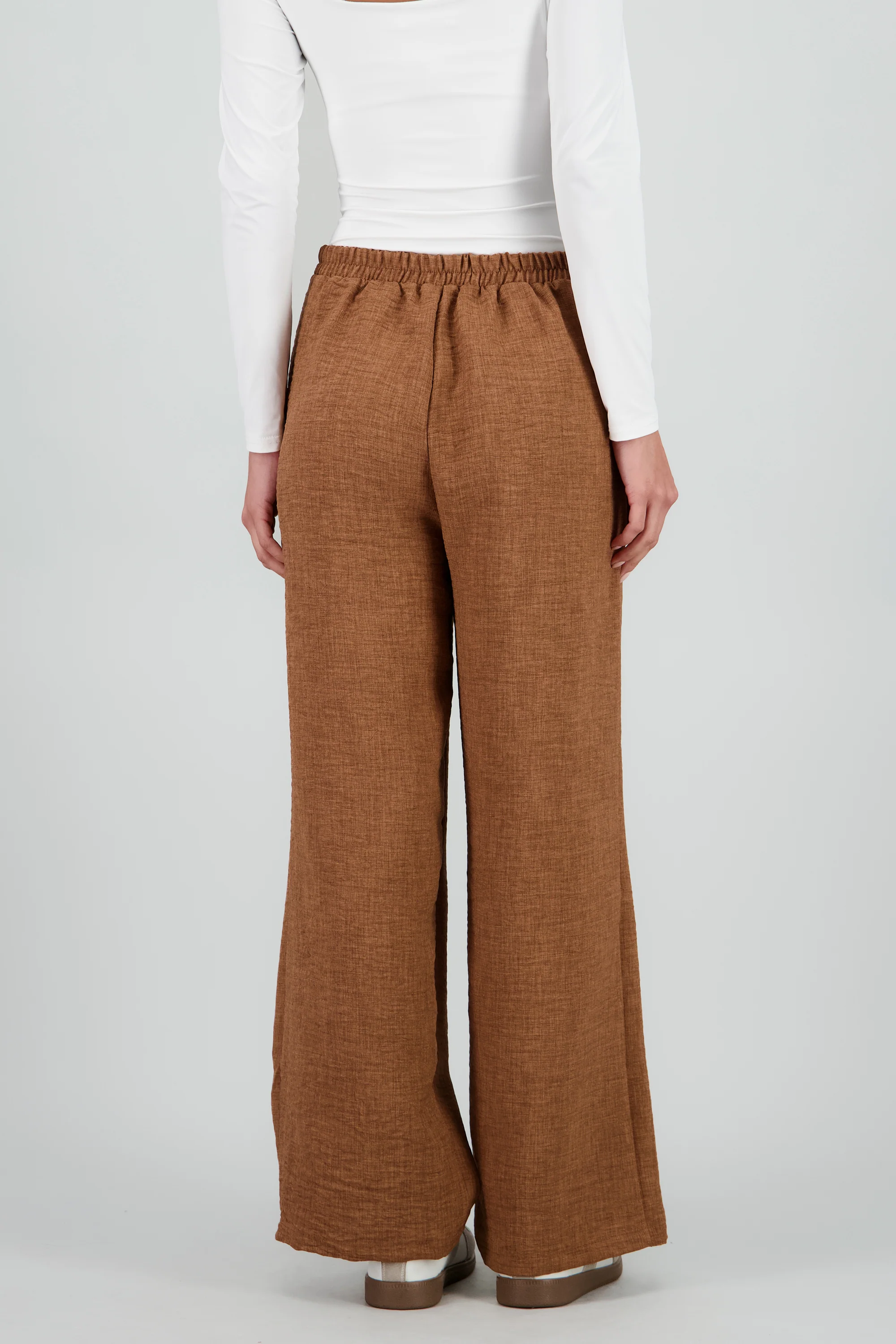 Pantalon amplio con bolsas det pinzas - Image 4