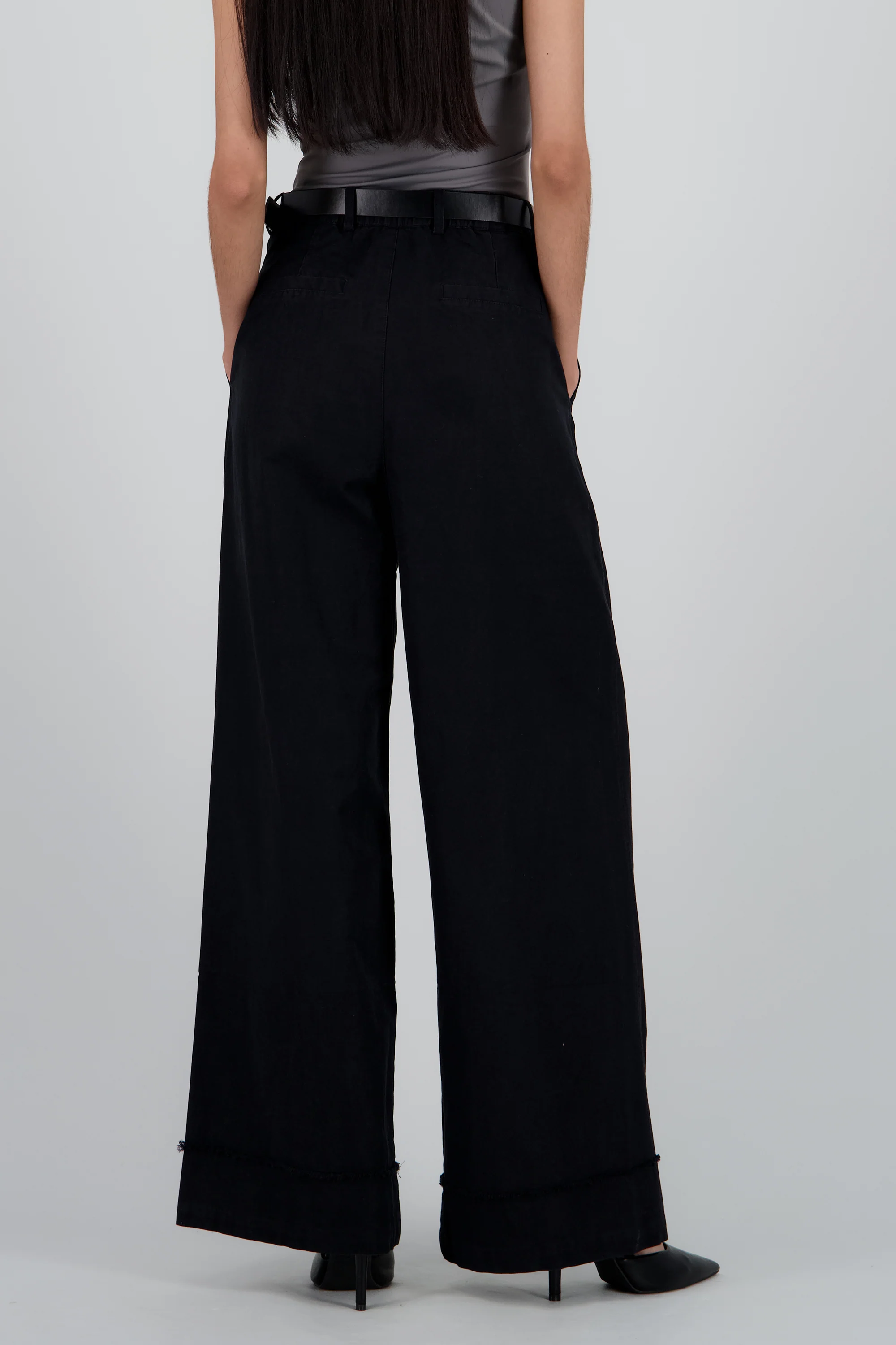 Pantalon amplio con cinturon - Image 4