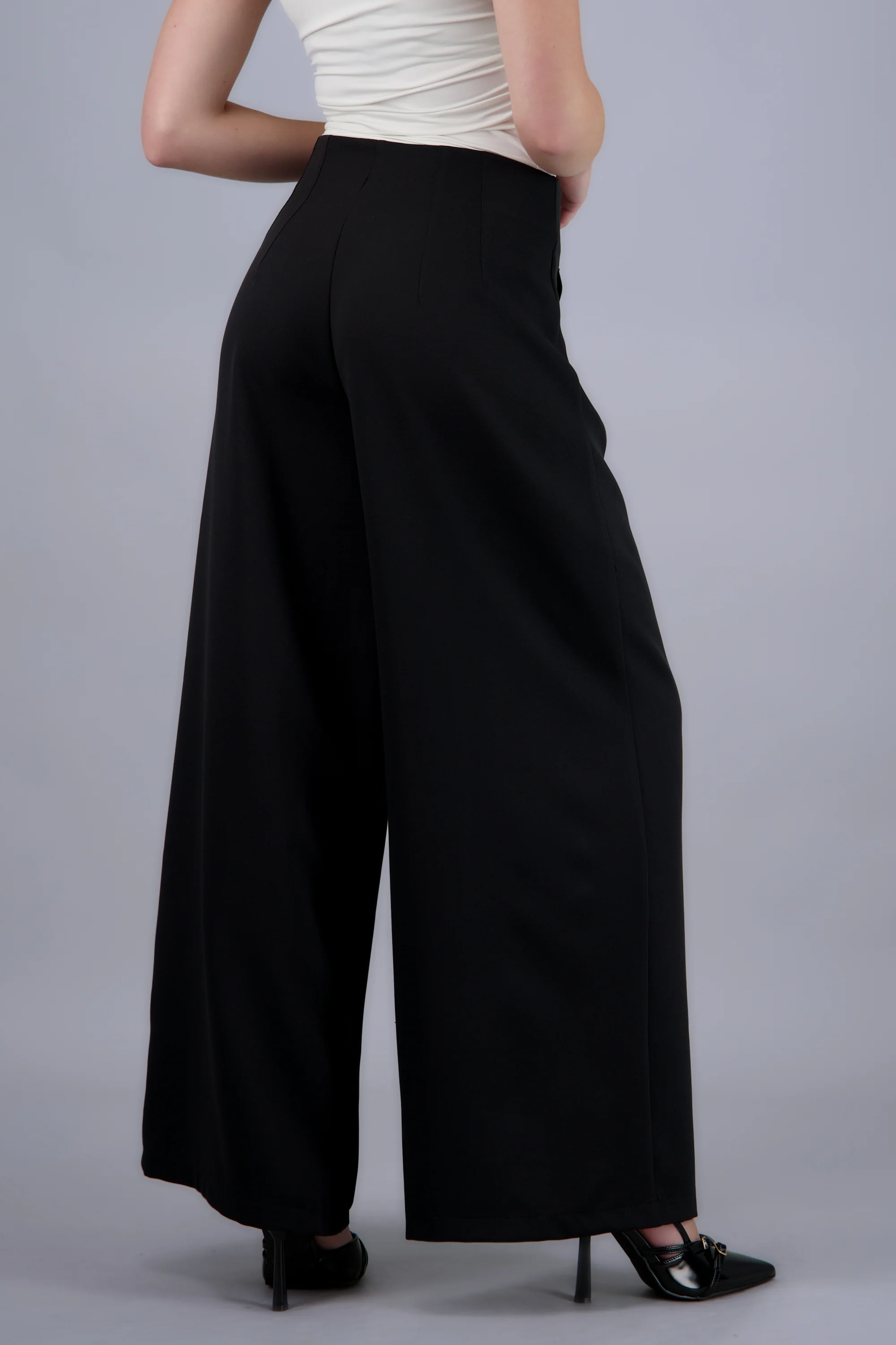 Pantalon amplio detalla pinzas - Image 4
