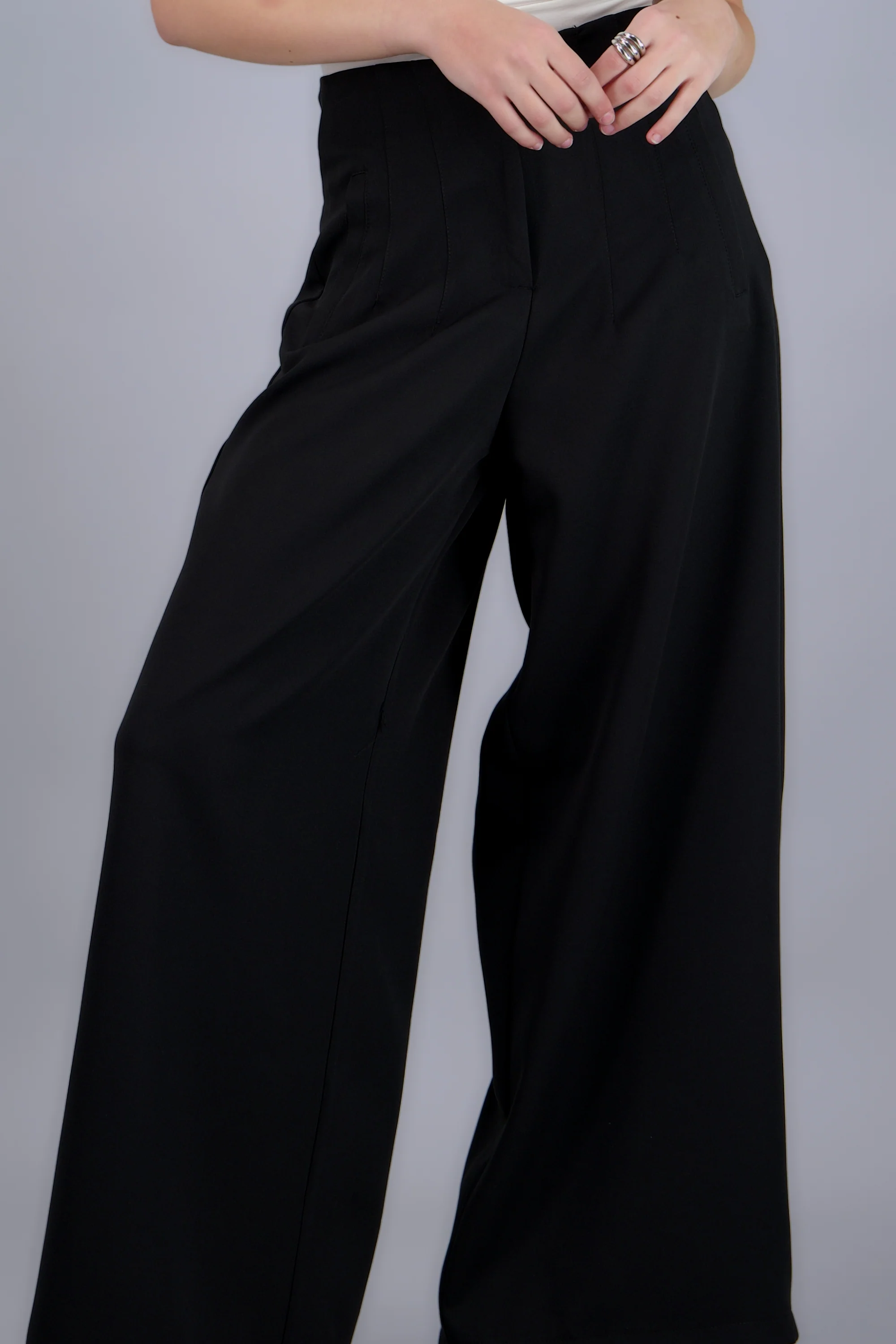 Pantalon amplio detalla pinzas - Image 5
