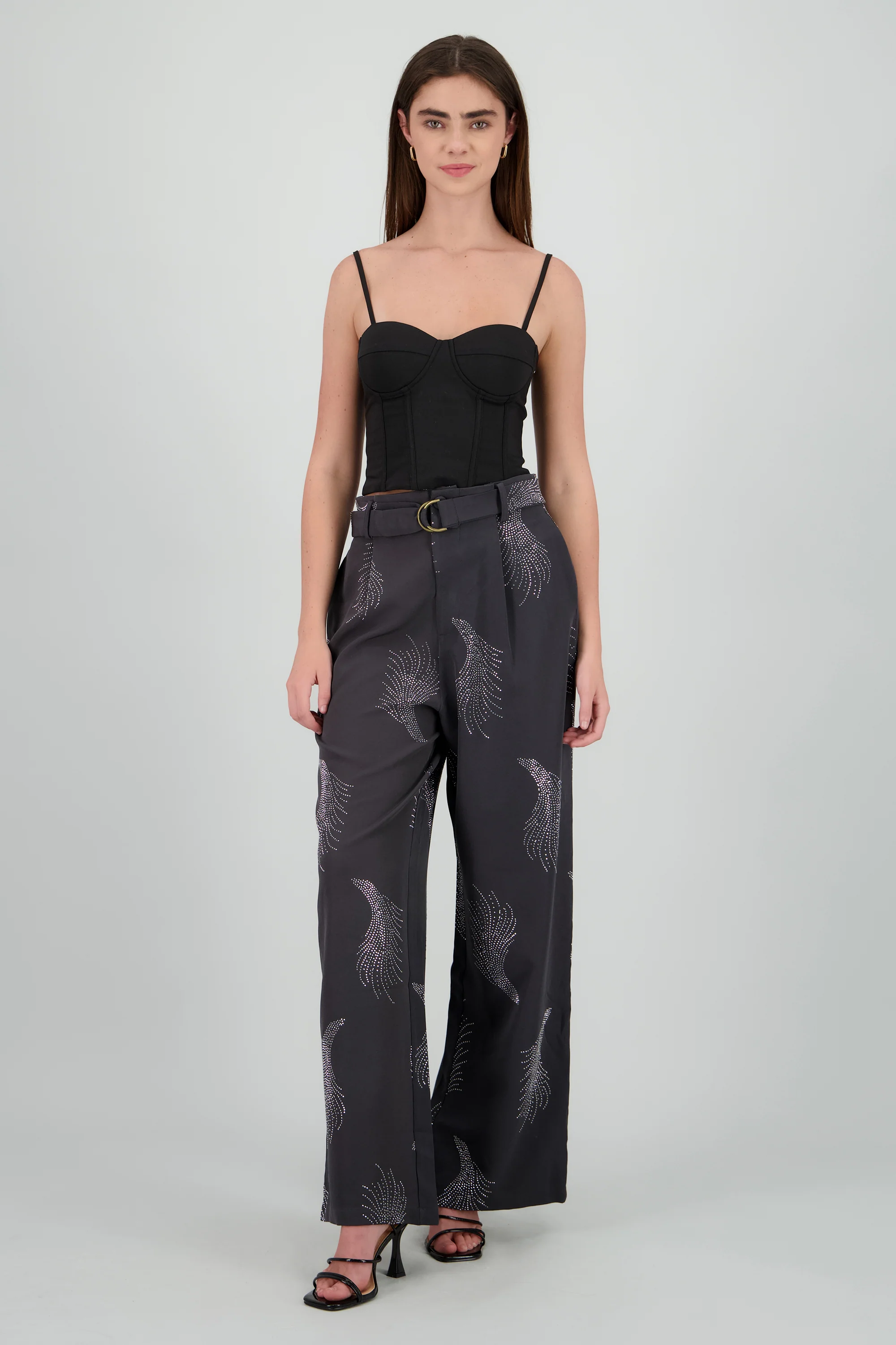 Pantalon amplio detalle brillos