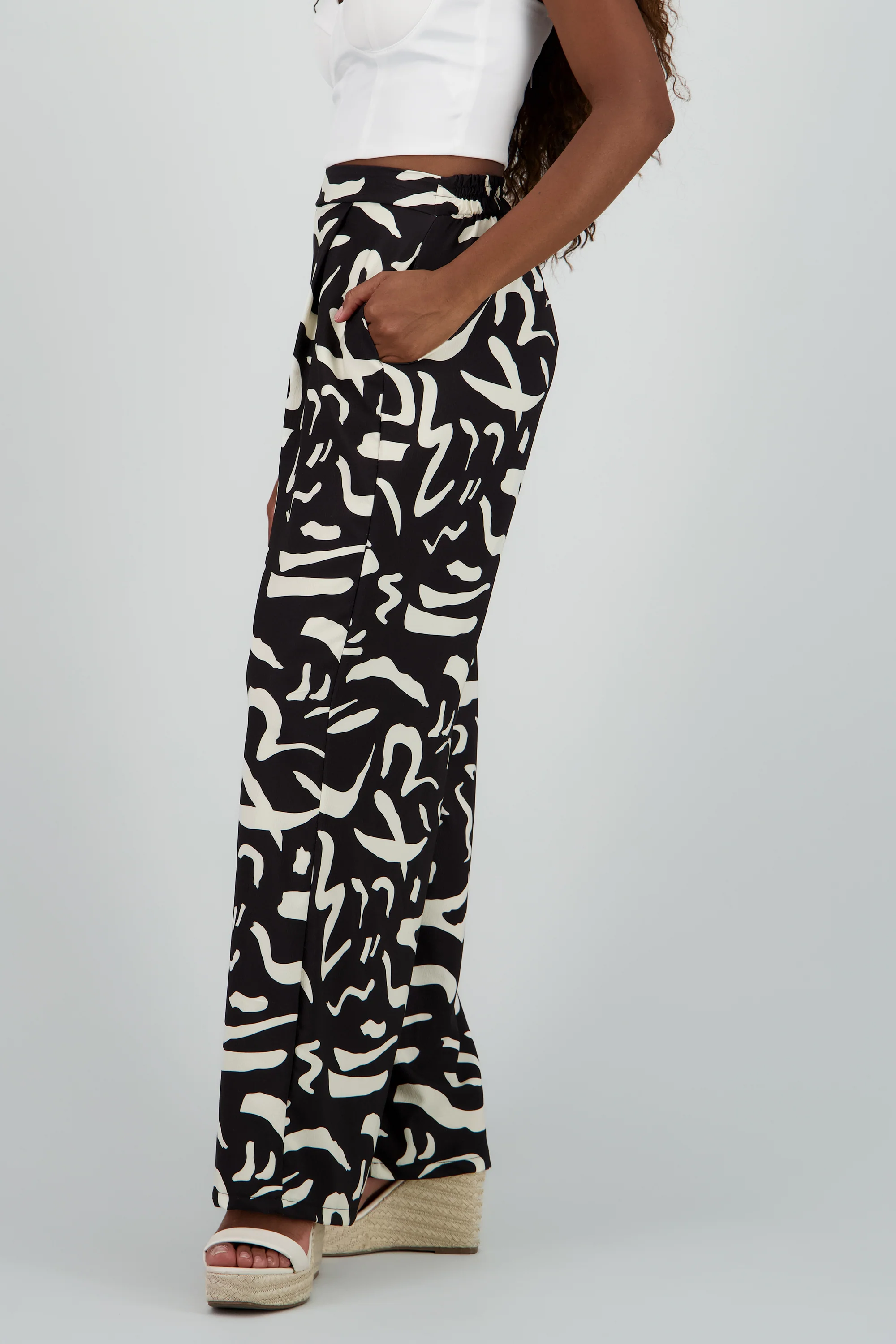 Pantalon amplio detalle pinzas estampado - Image 3