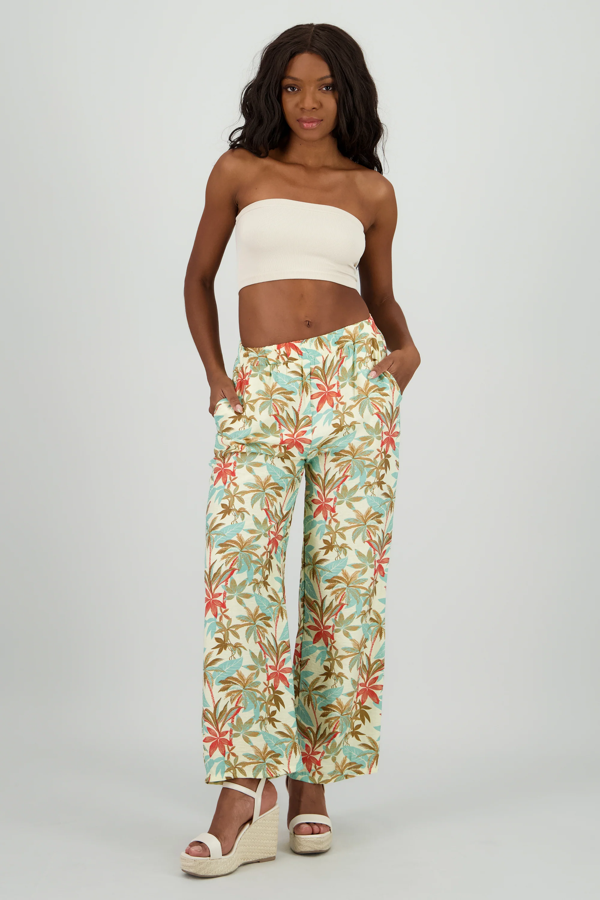 Pantalon amplio detalle resorte tropical