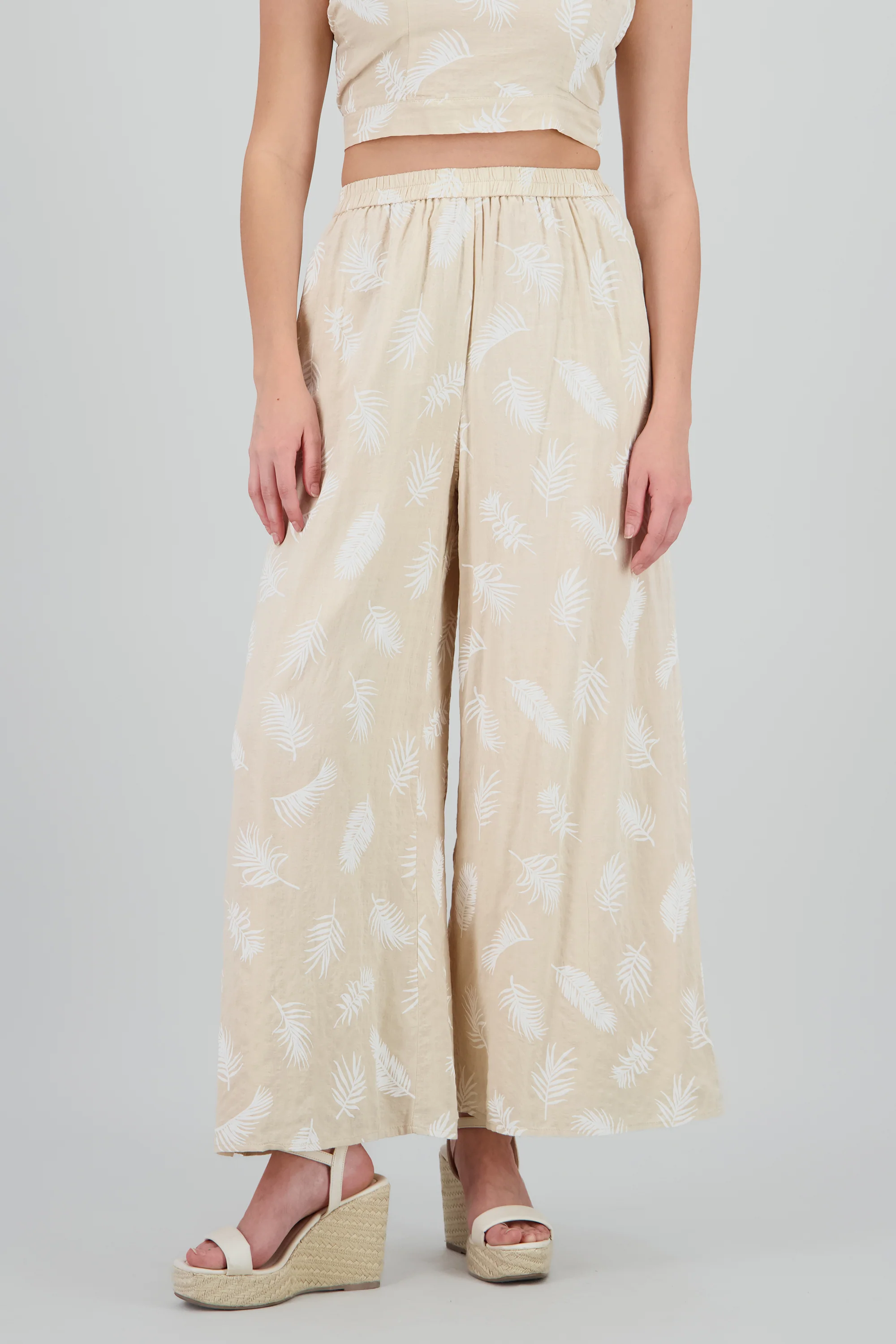 Pantalon amplio estampado tropical - Image 2