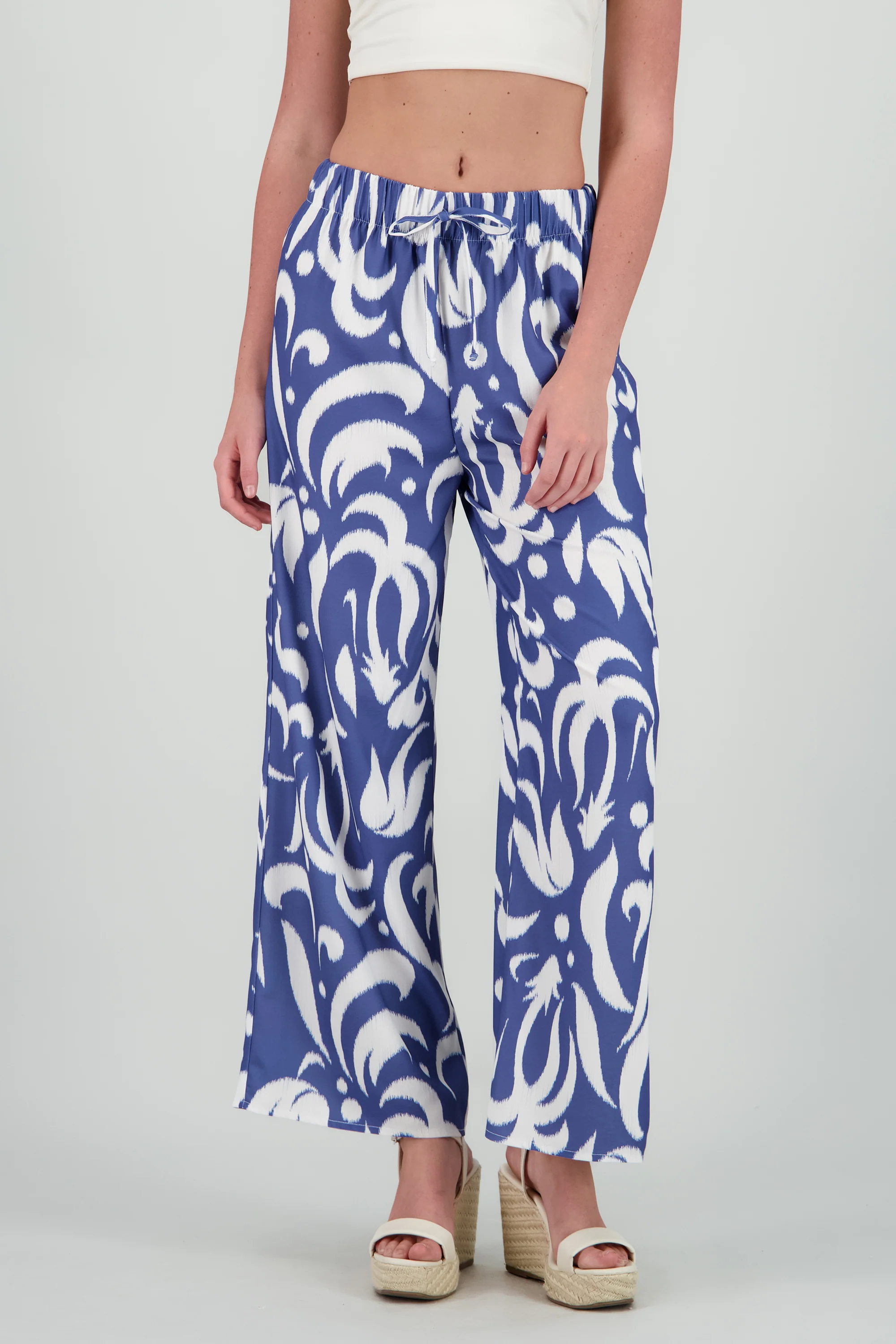 Pantalon amplio estampado tropical - Image 2