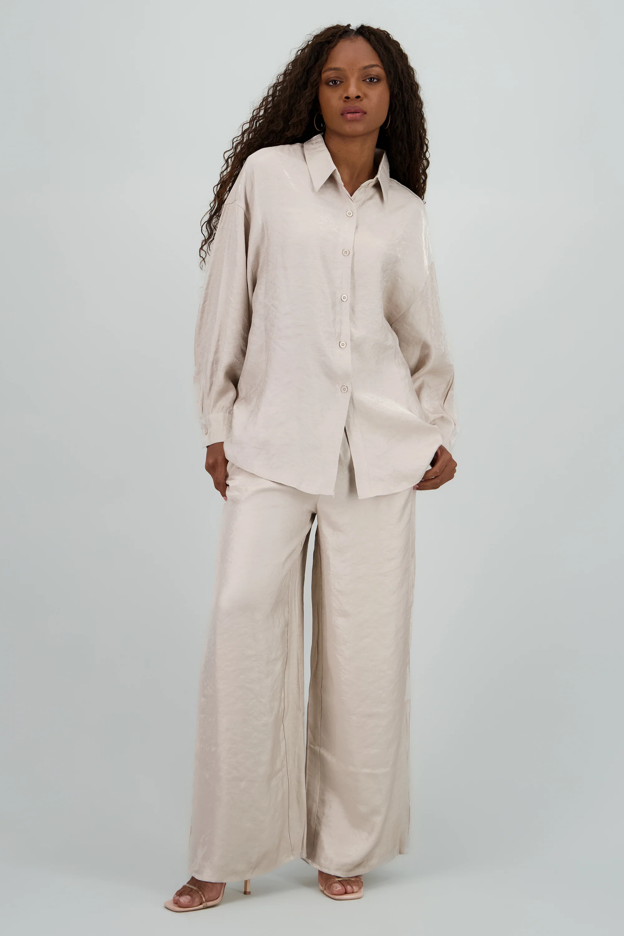 Pantalon amplio fluido detalle satinado