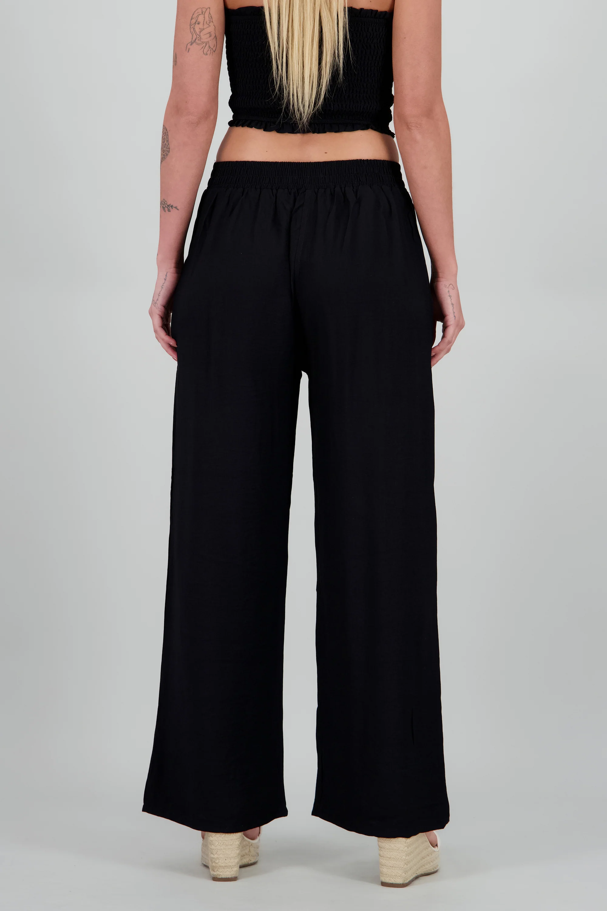 Pantalon amplio liso con resorte - Image 4