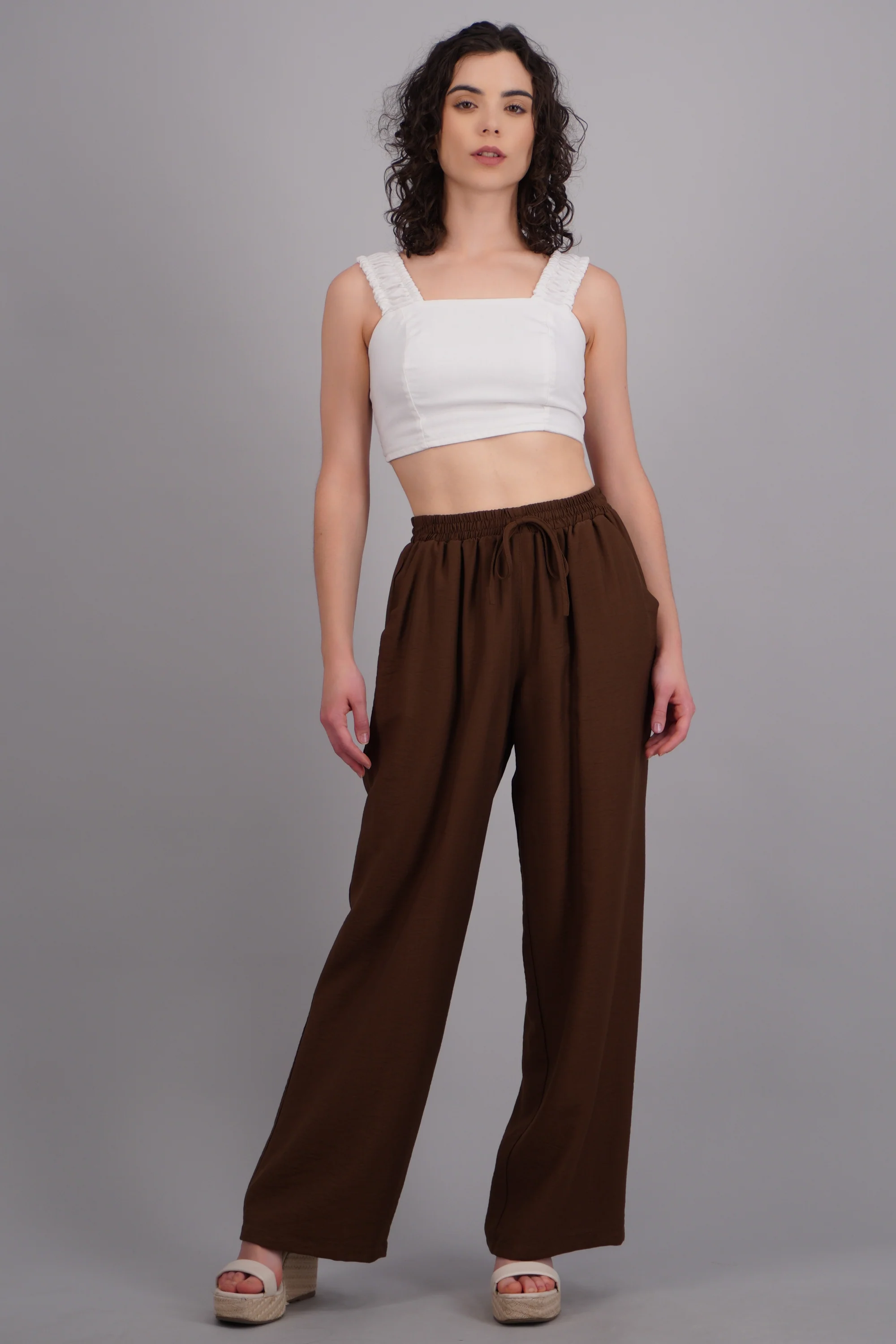 Pantalon amplio liso con resorte