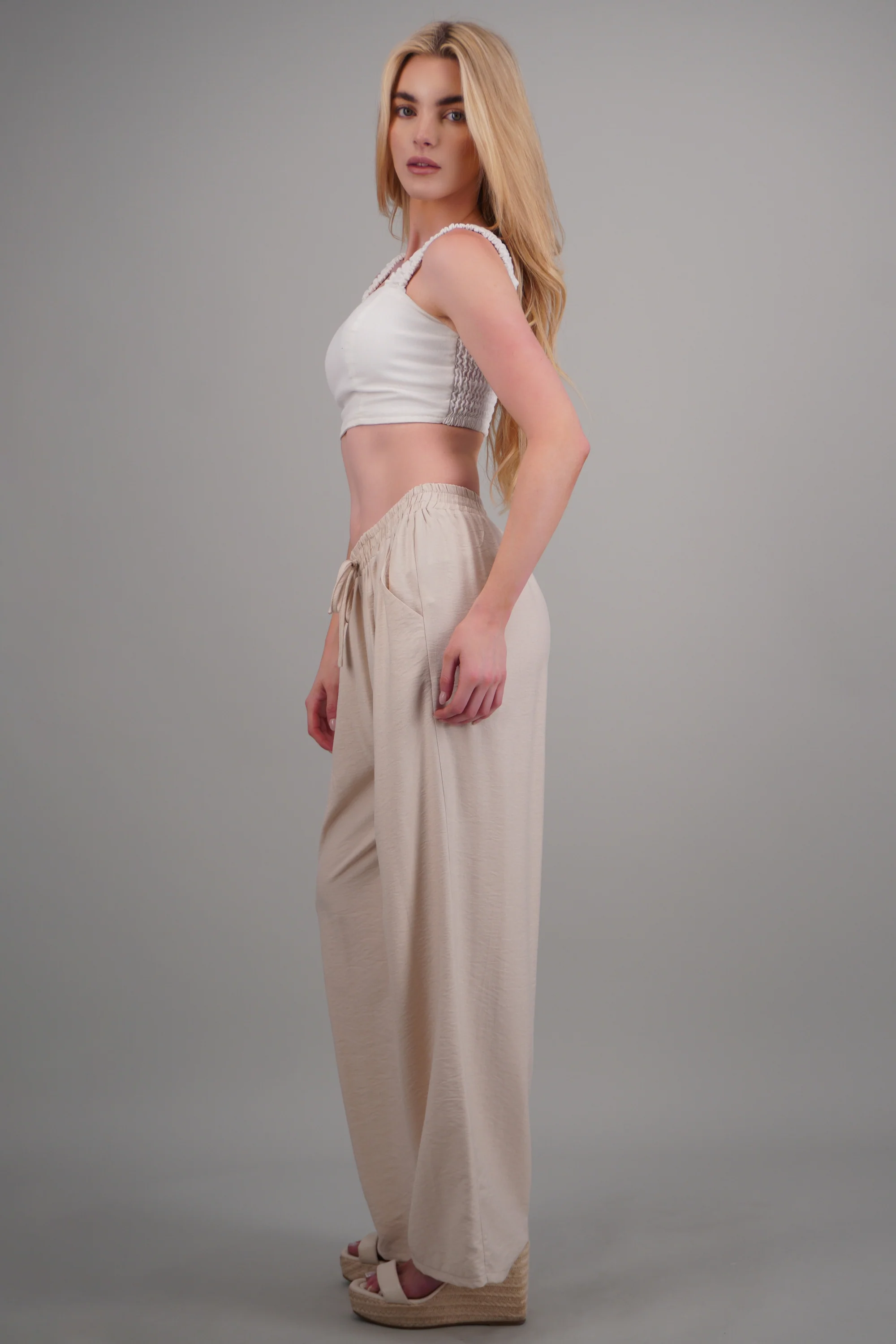 Pantalon amplio liso con resorte - Image 3