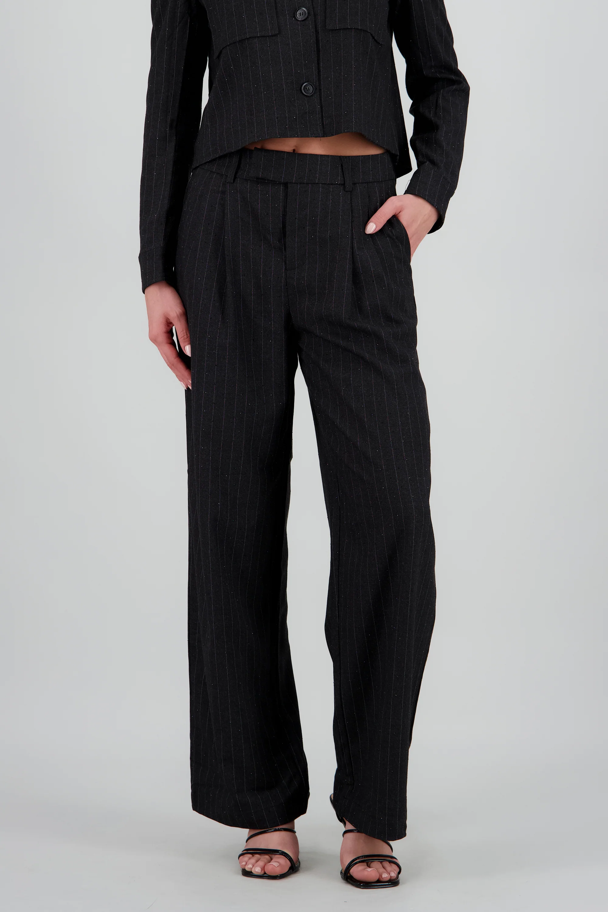 Pantalon amplio liso detalle tela - Image 2