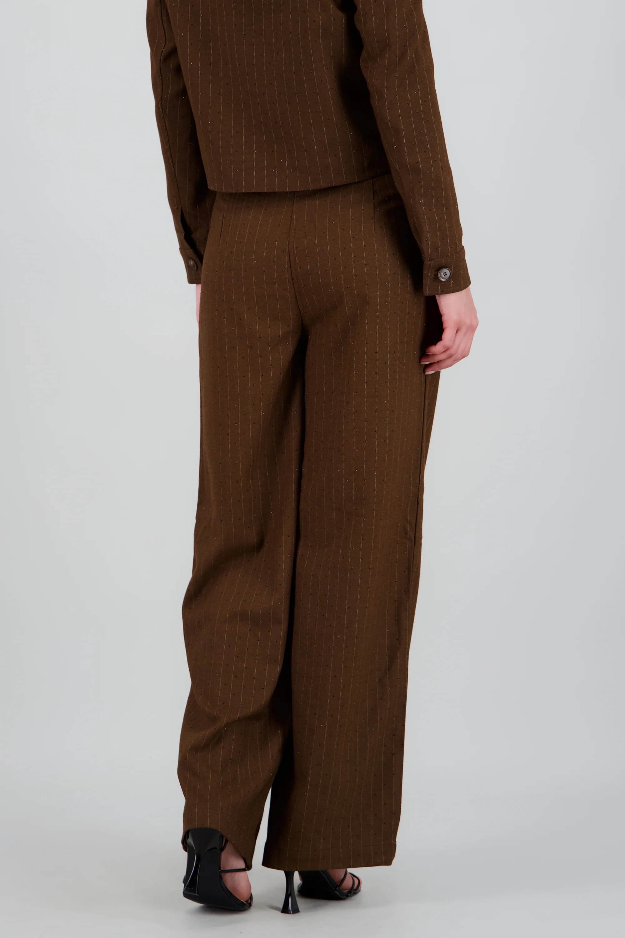 Pantalon amplio liso detalle tela - Image 4