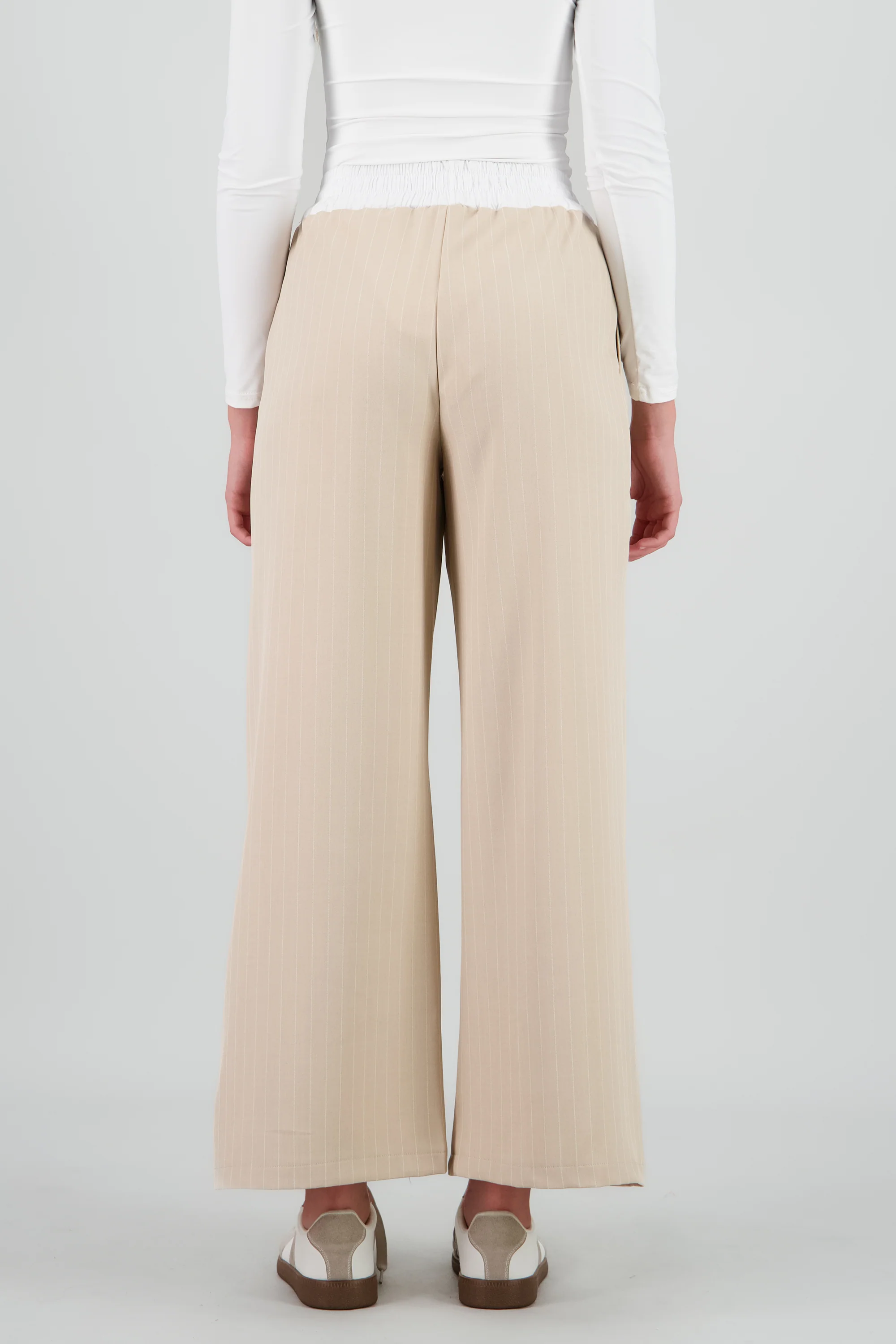 Pantalon amplio pretina en contraste - Image 4