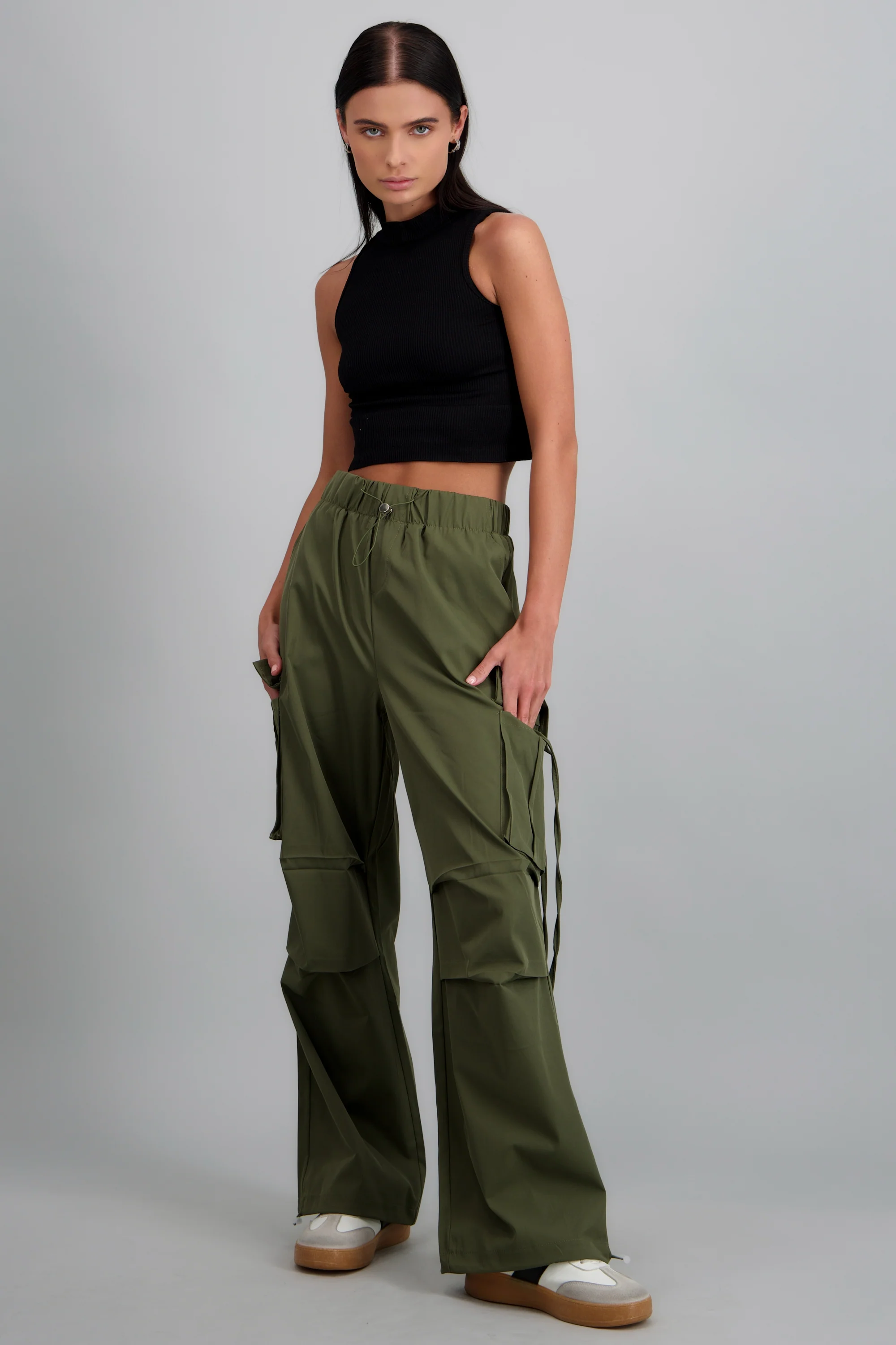 Pantalón cargo con jareta ajustable - Image 2