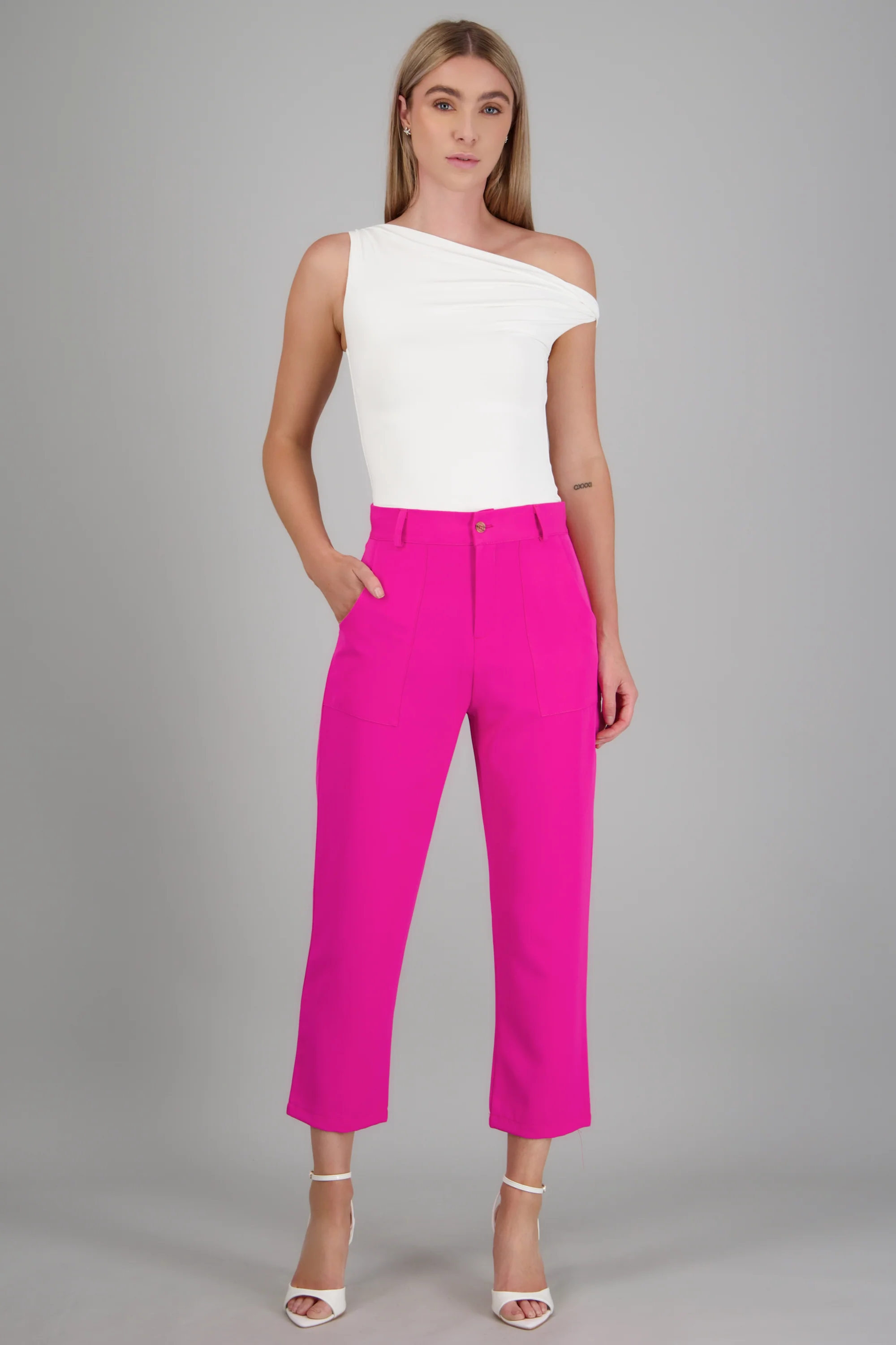 Pantalón Cintura Alta Capri Bolsas