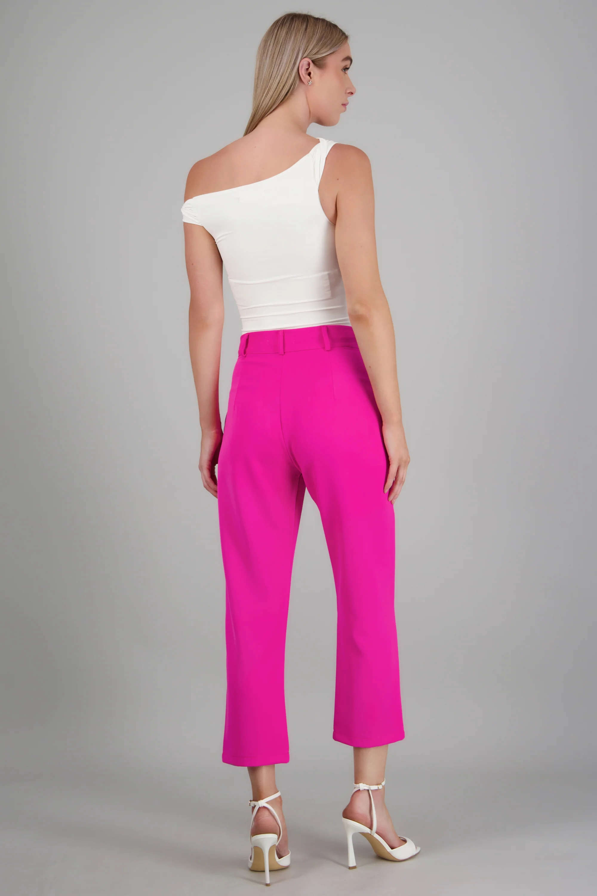 Pantalón Cintura Alta Capri Bolsas - Image 4