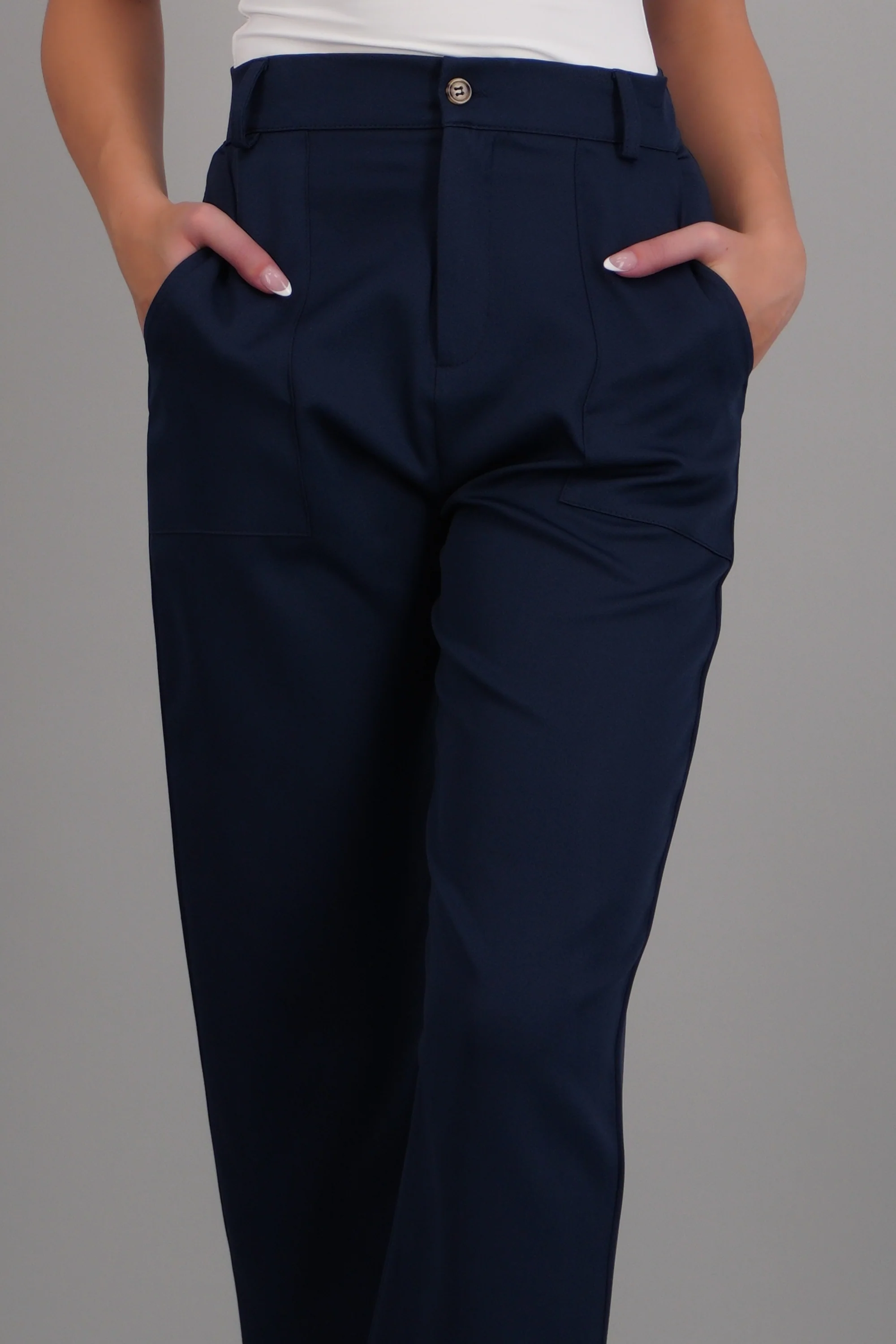 Pantalón con bolsas - Image 6