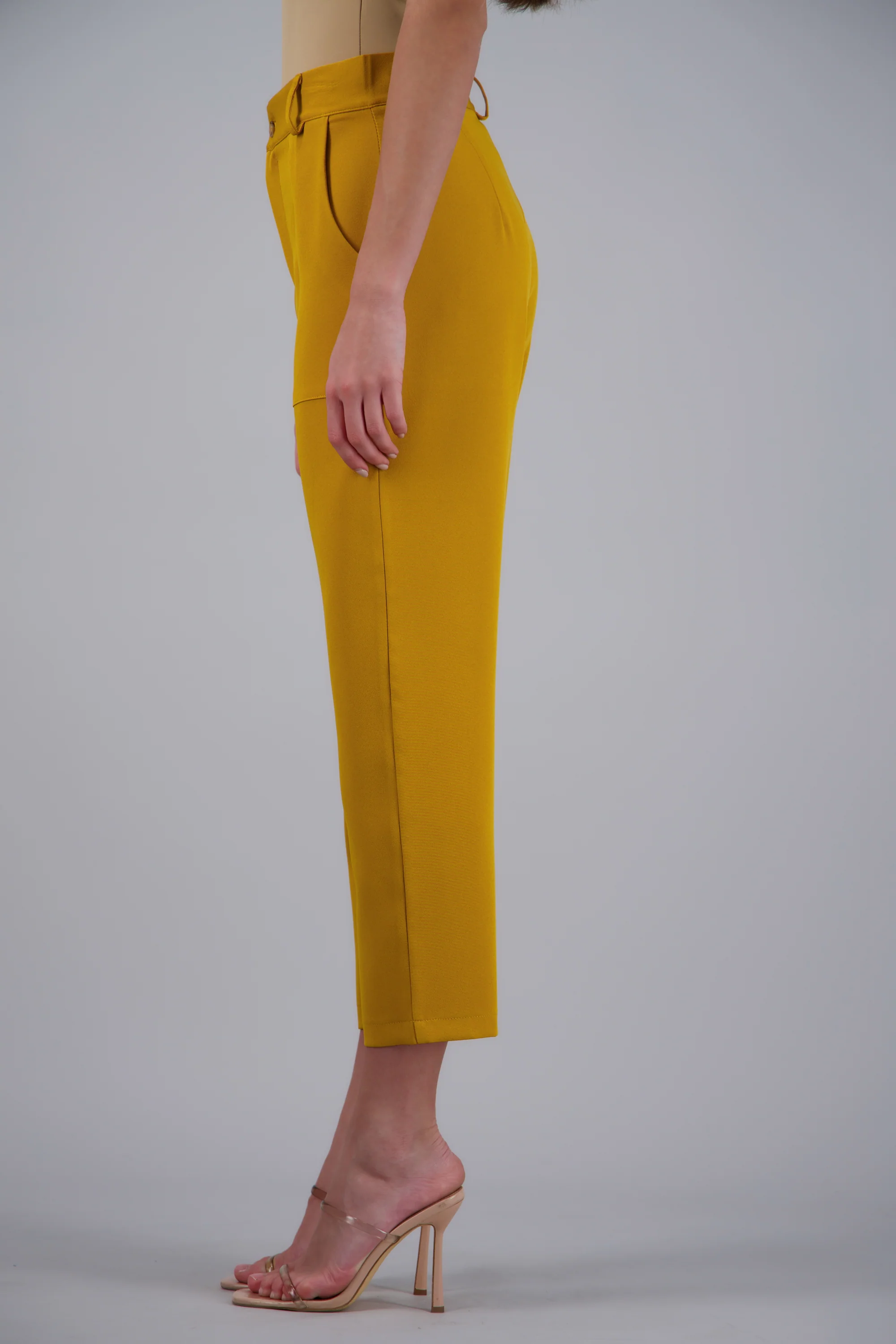 Pantalón Cintura Alta Capri Bolsas - Image 3