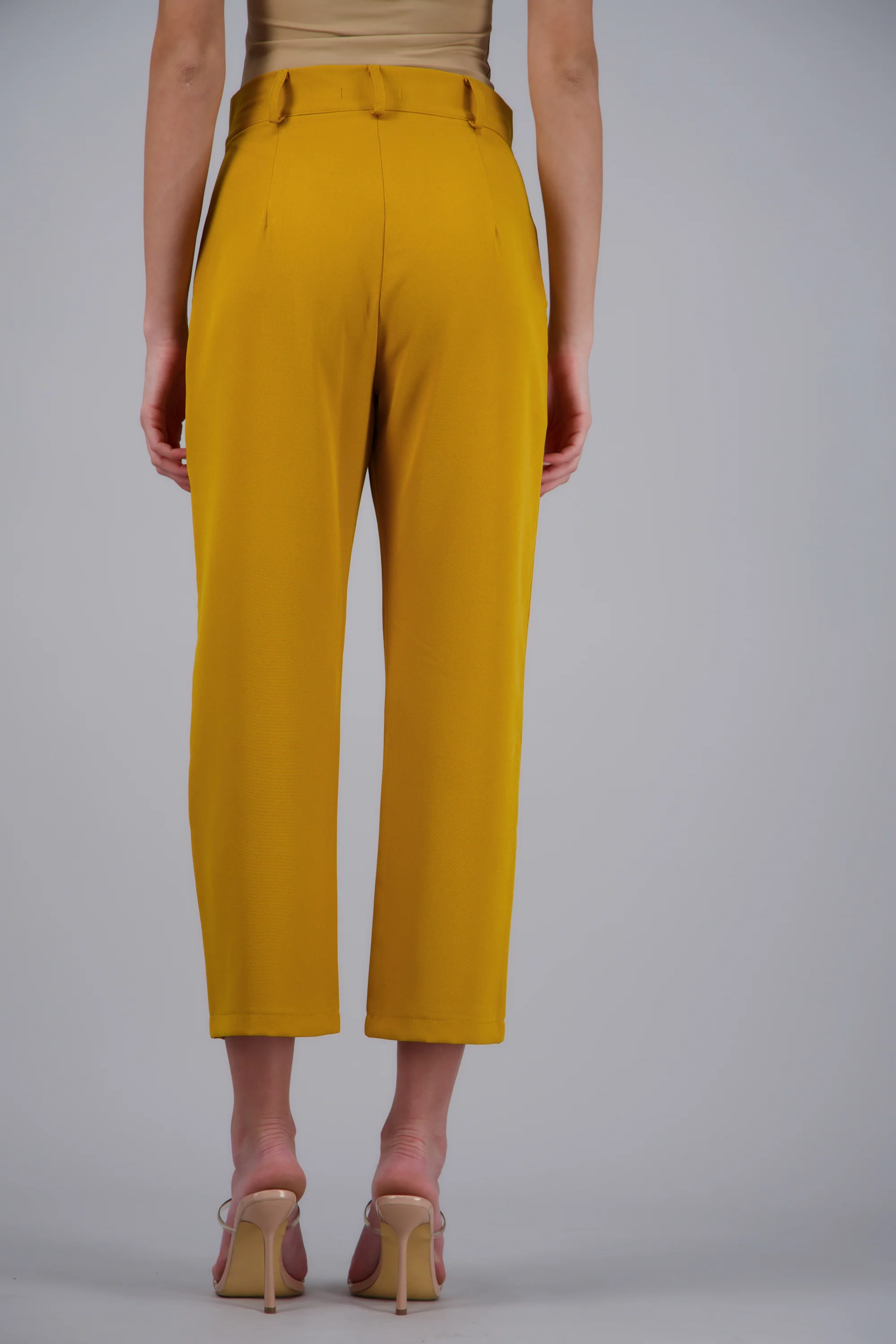 Pantalón Cintura Alta Capri Bolsas - Image 4