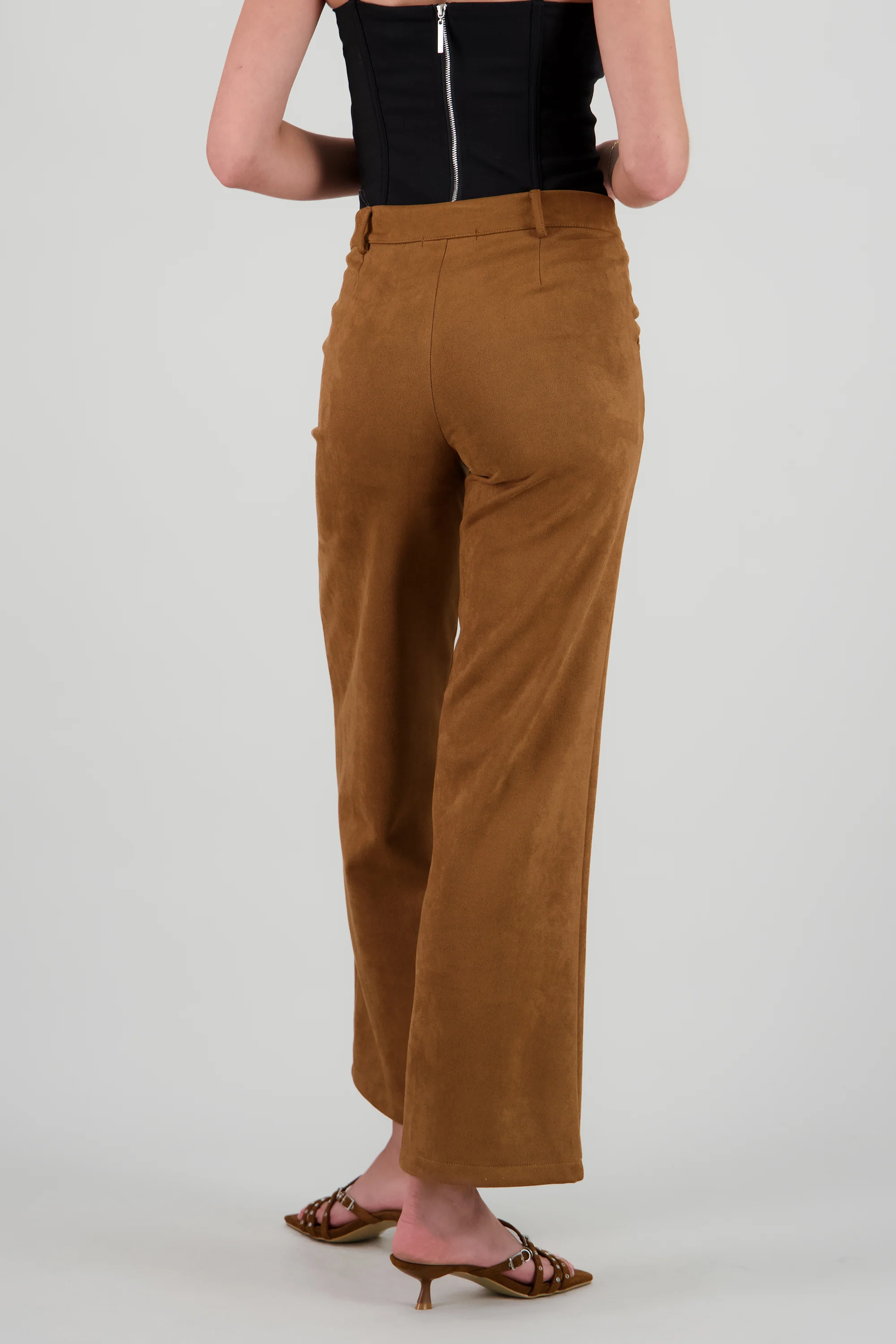 Pantalon con bolsas de suede - Image 4