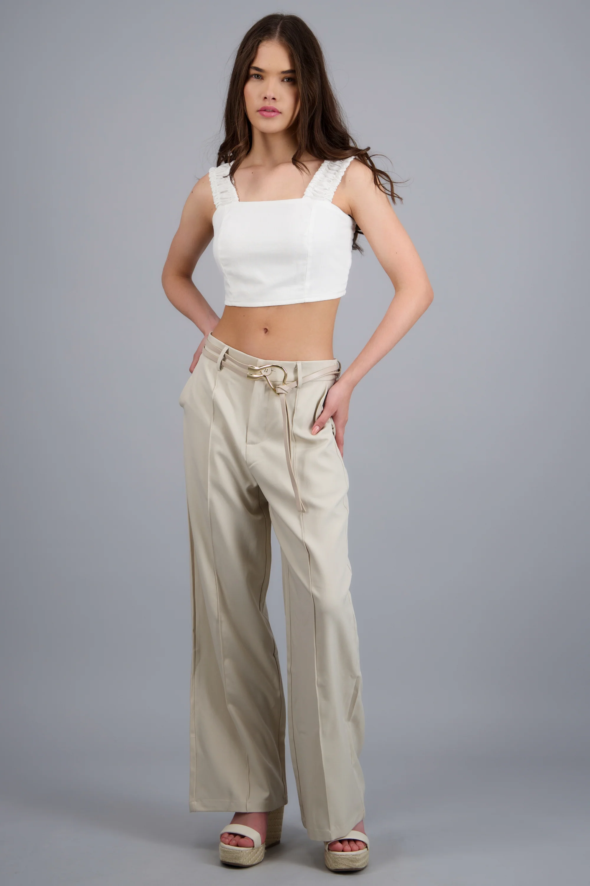 Pantalón con cinturón de tiras