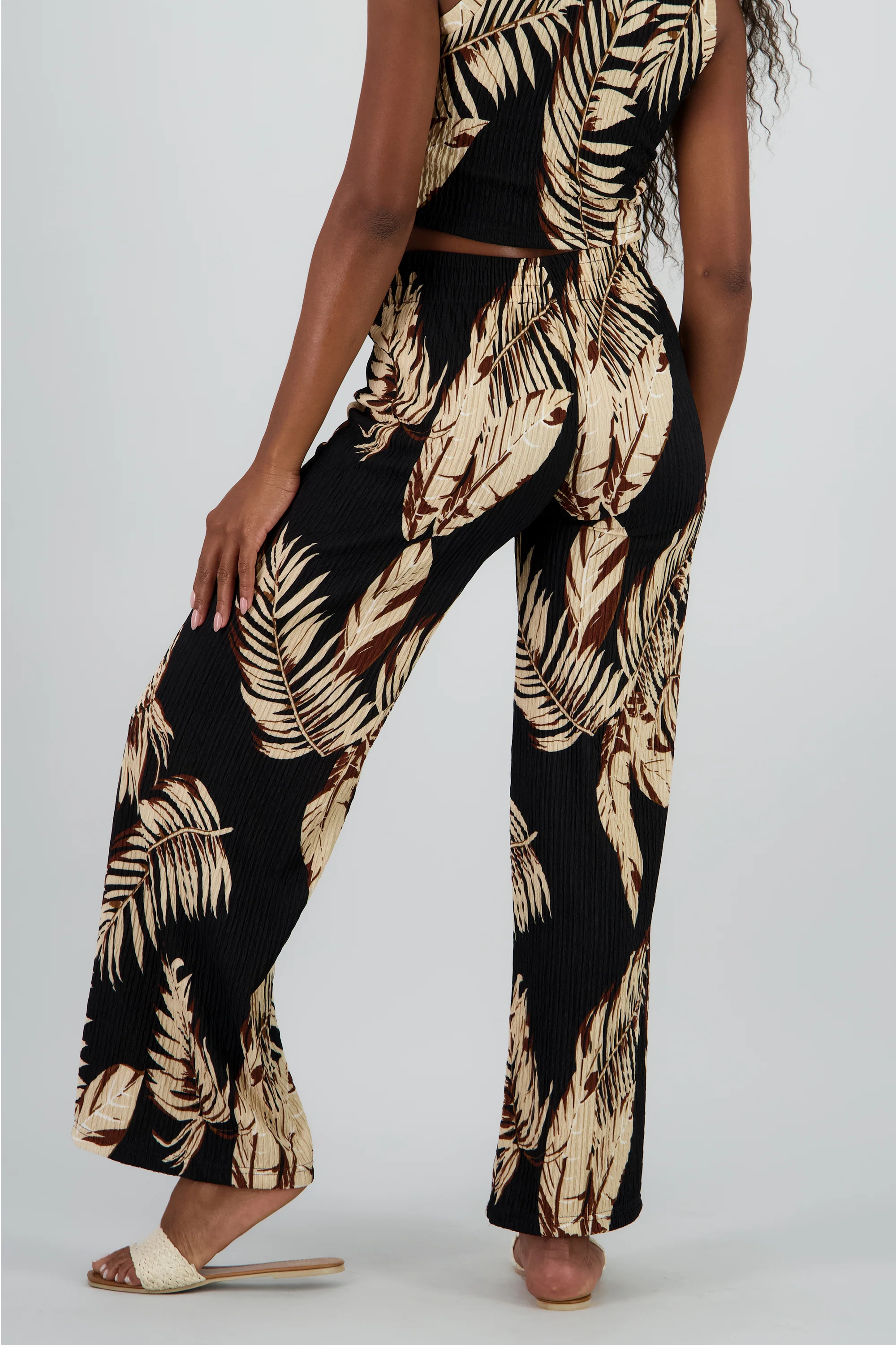 Pantalon con estampado tropical - Image 4