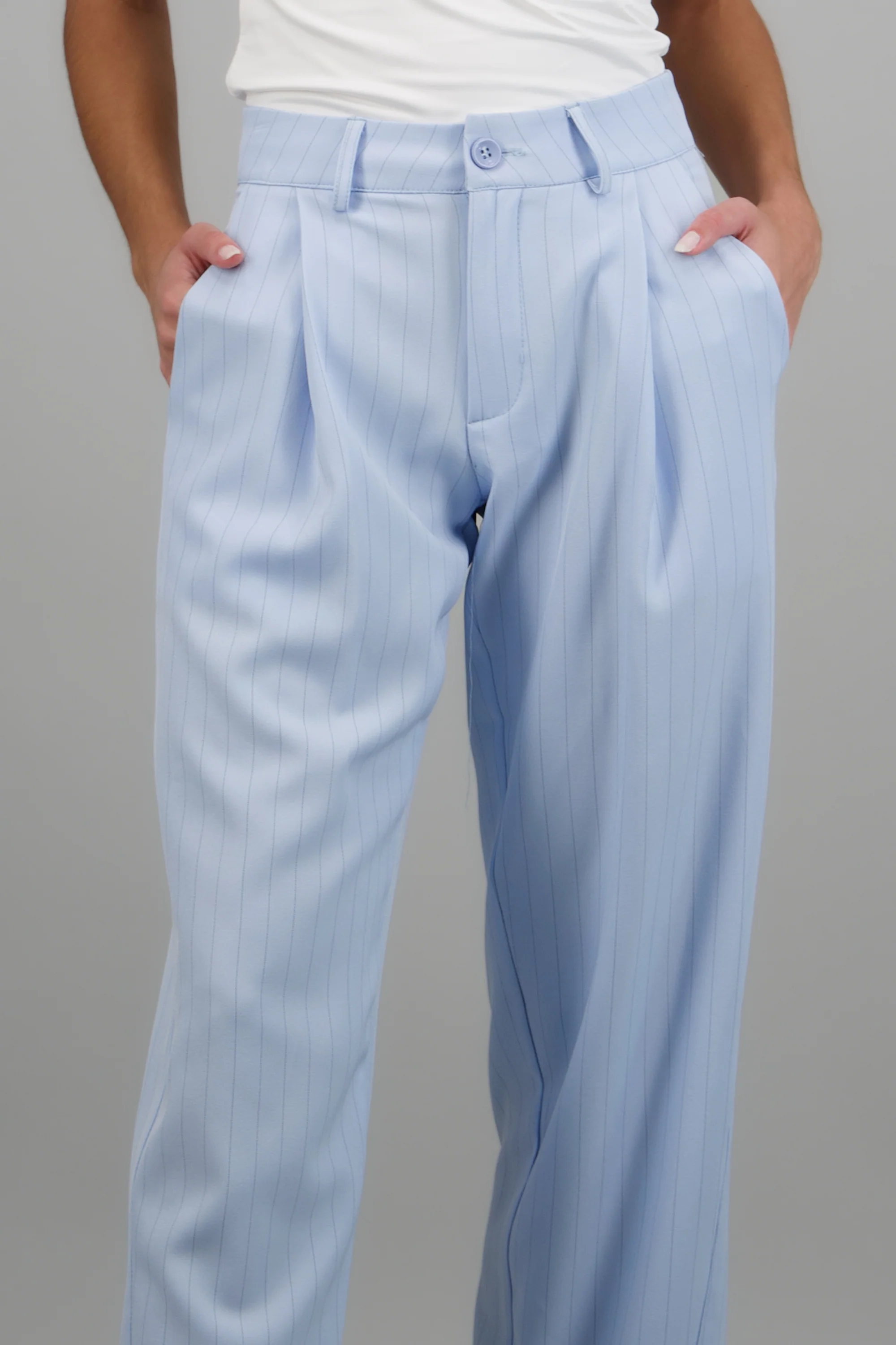 Pantalon de rayas con bolsas - Image 5