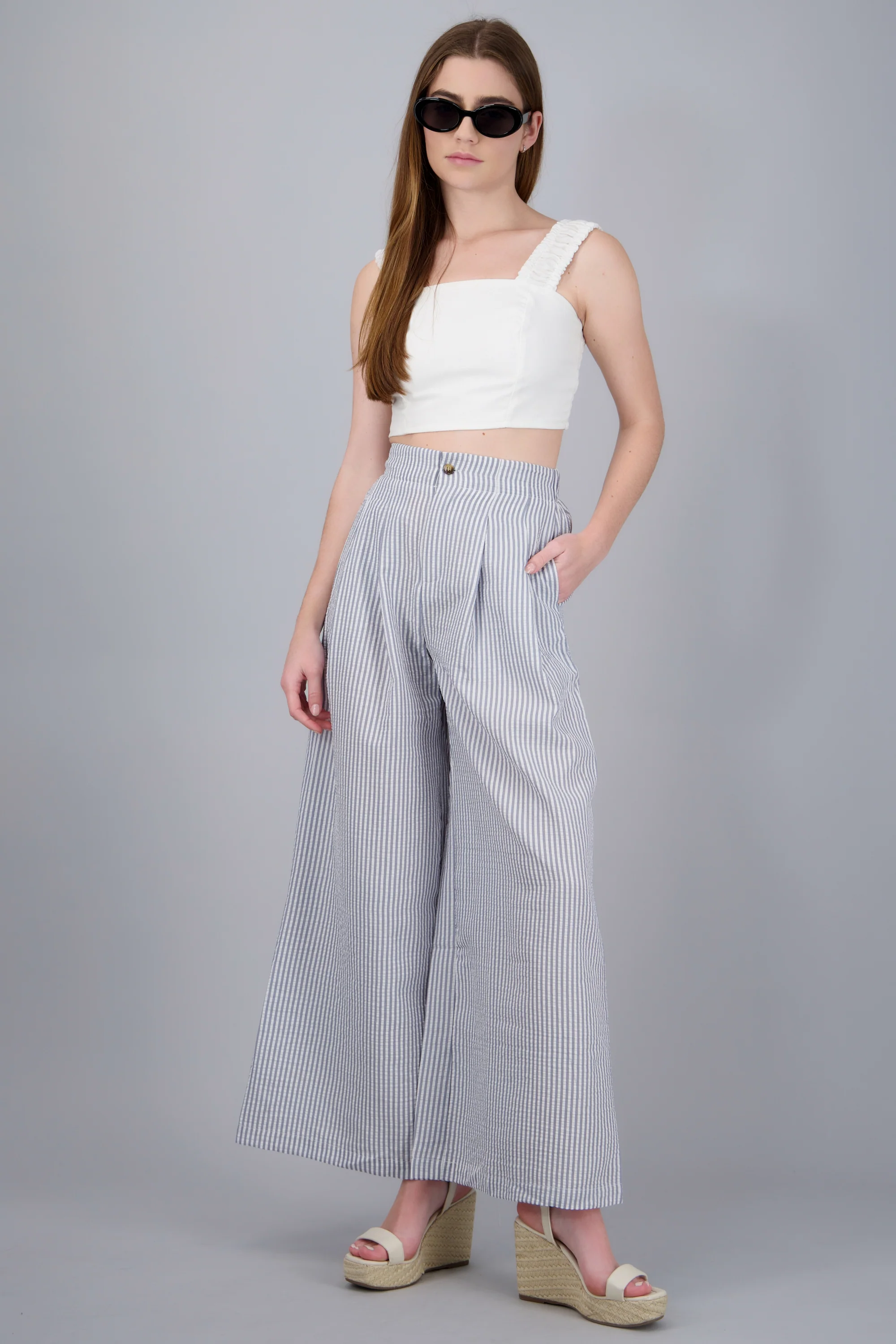 Pantalón de rayas detalle pinzas