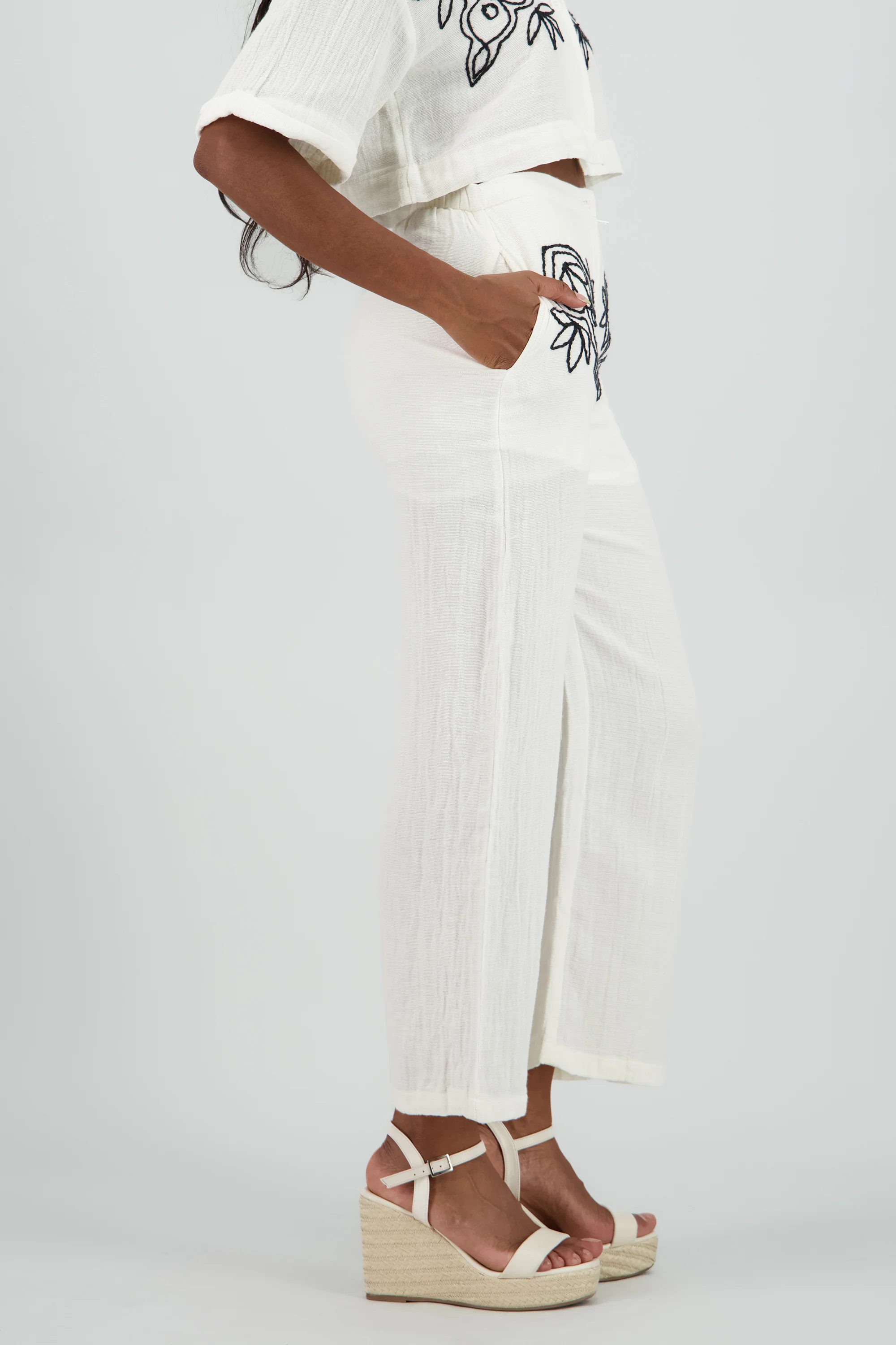 Pantalon detalle bordado - Image 3
