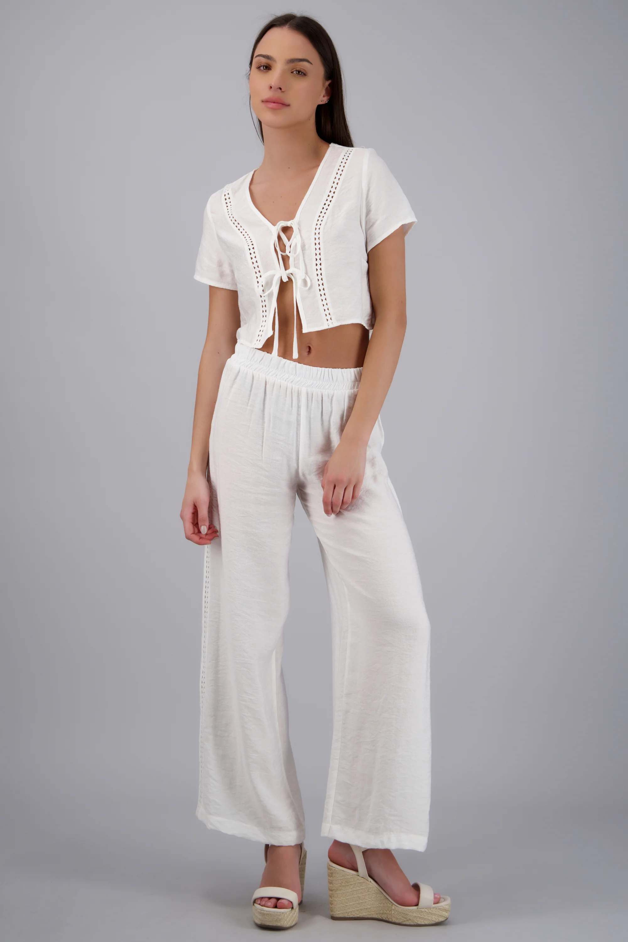 Pantalon detalle bordado