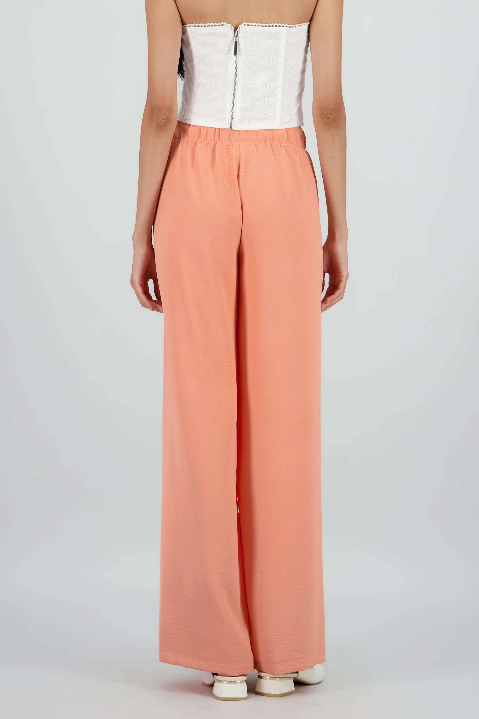 Pantalon detalle resorte fluido - Image 4