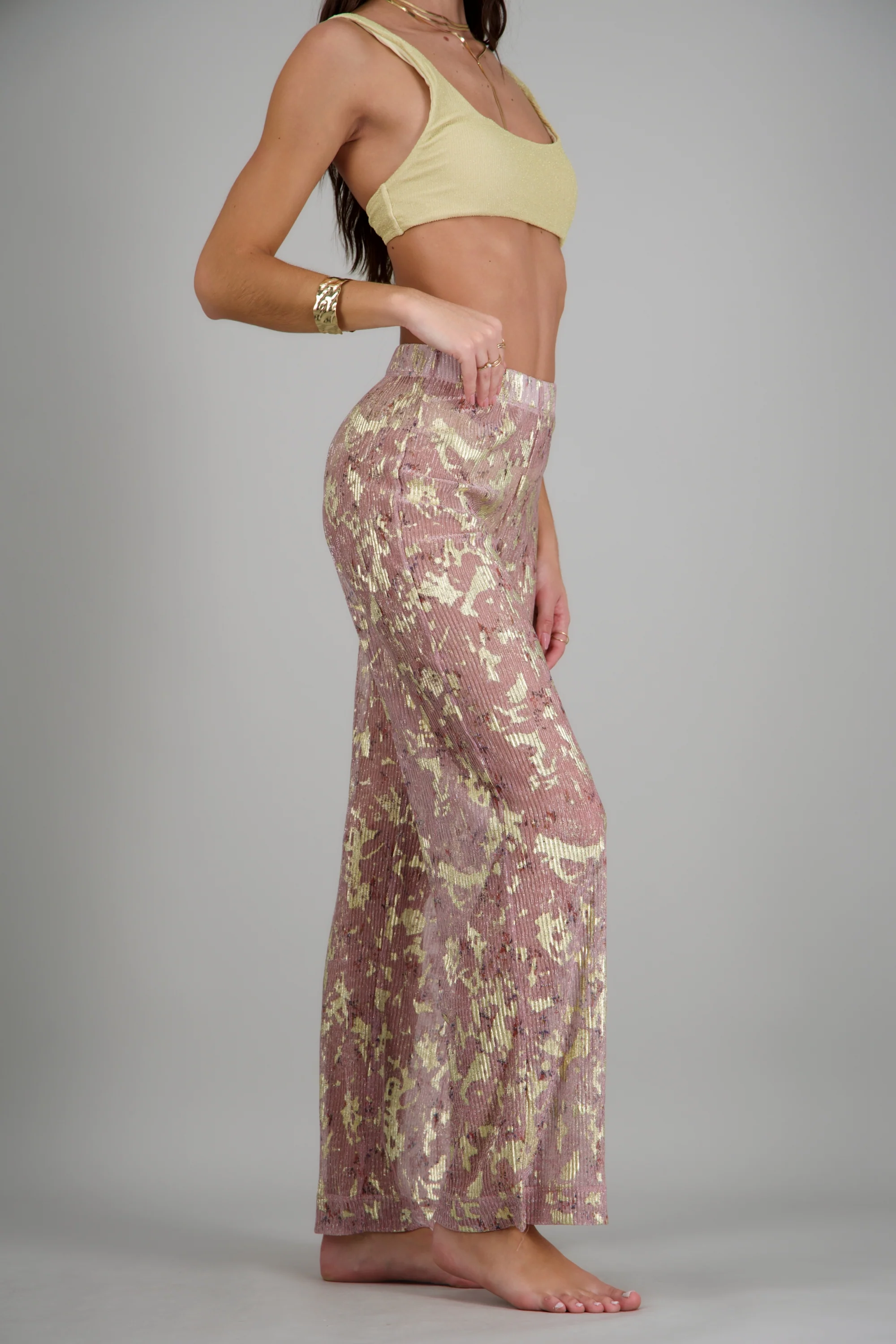 Pantalon estampado metalico traslucido - Image 3
