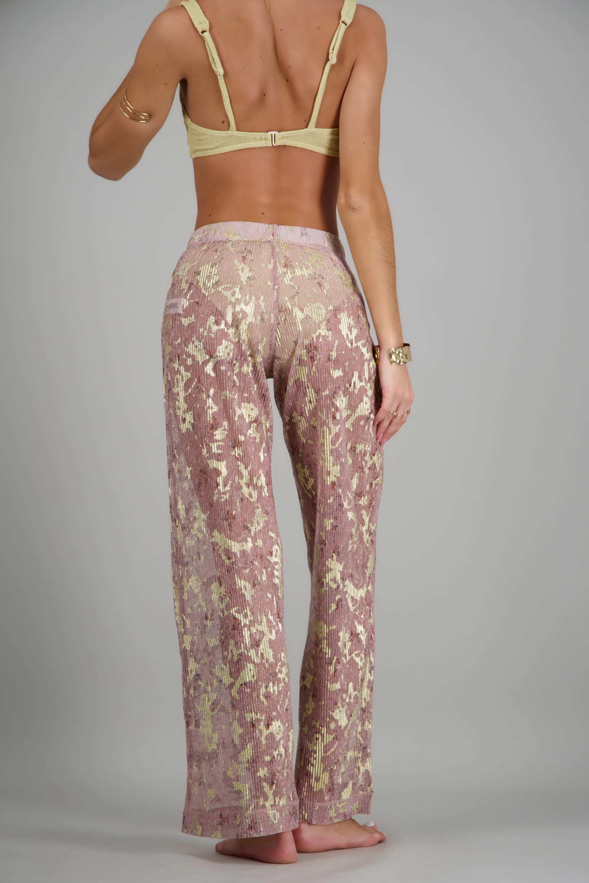Pantalon estampado metalico traslucido - Image 4