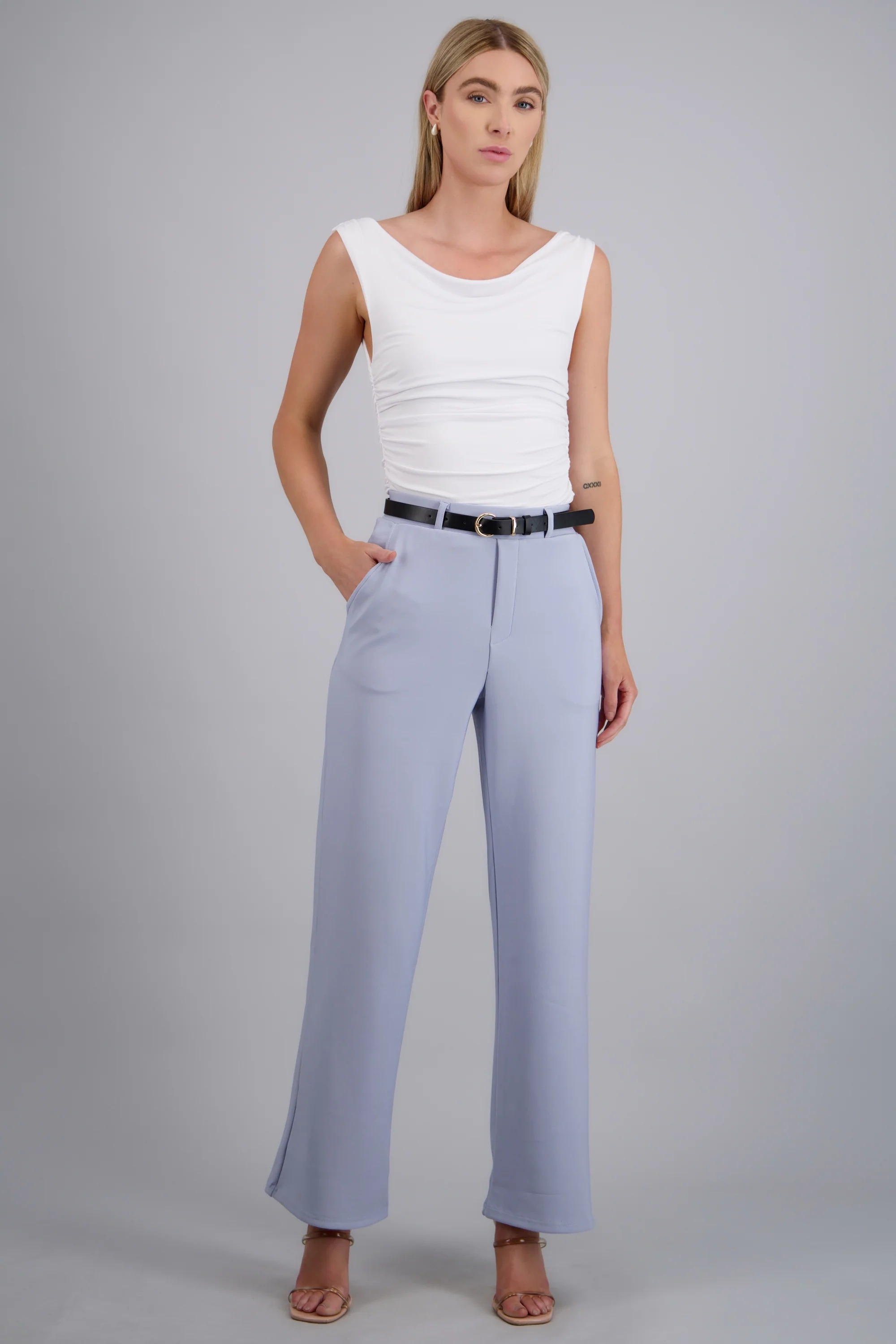 Pantalon estilo recto con cinturon