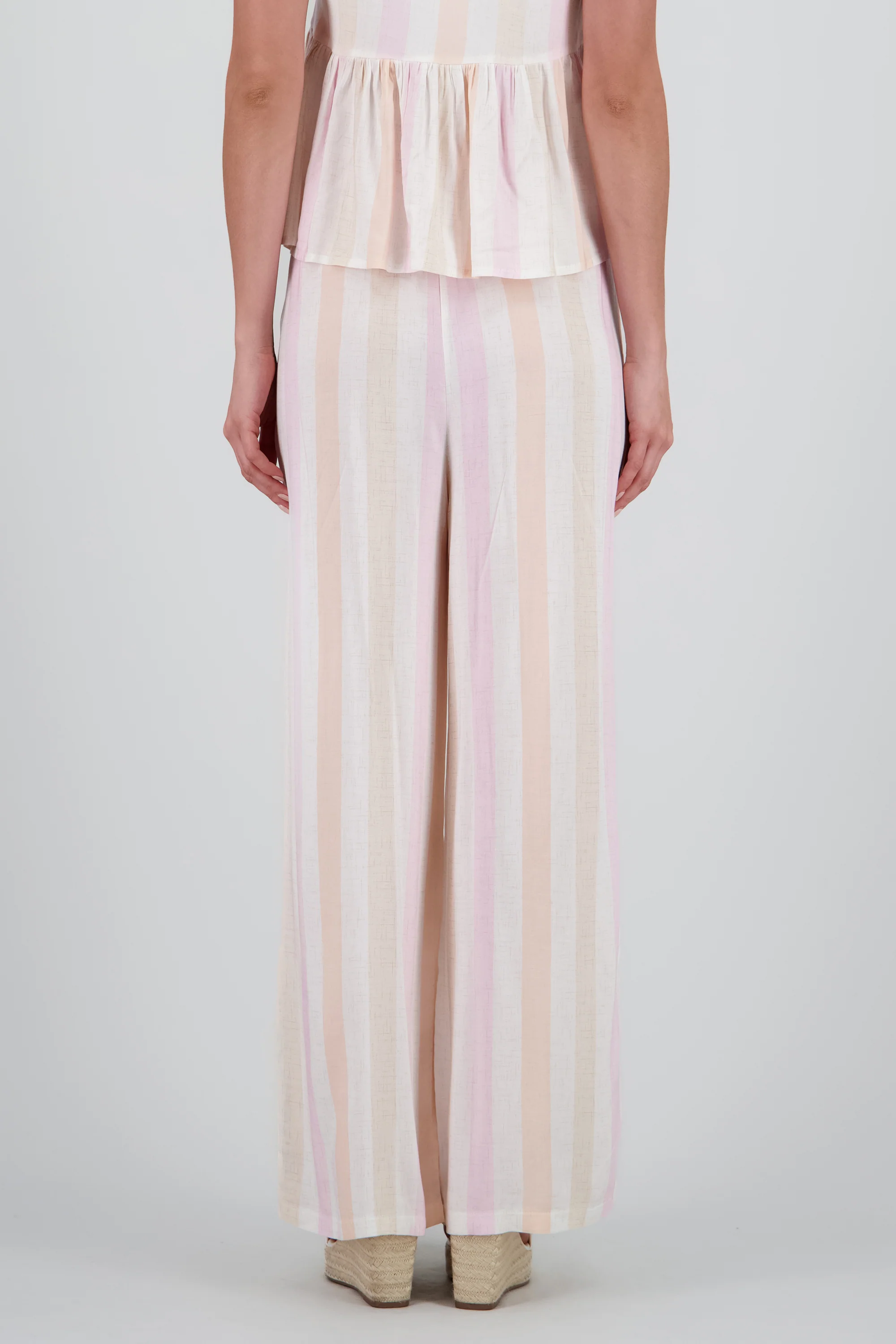 Pantalon fluido detalle jareta - Image 4