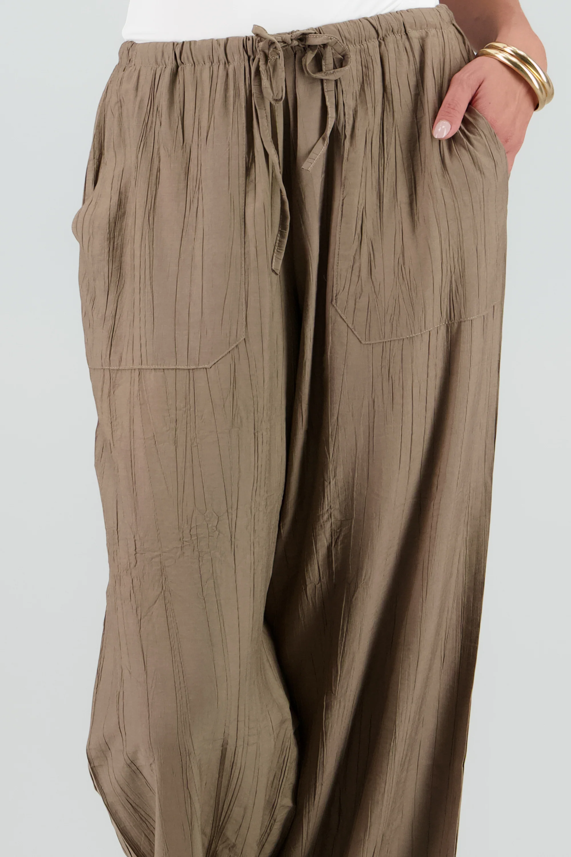 Pantalón fluido detalle jareta funcional - Image 5