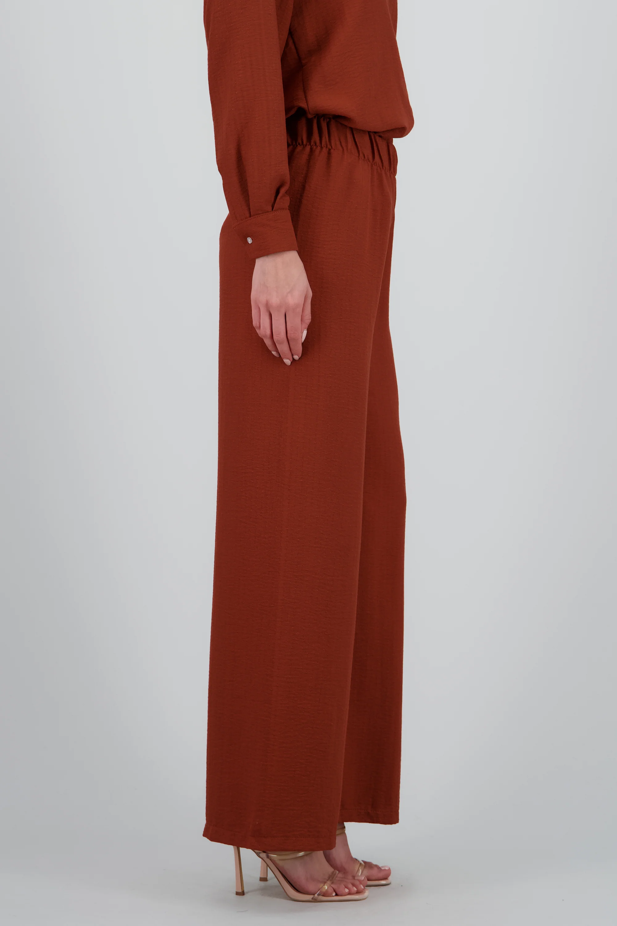 Pantalon fluido detalle textura - Image 3