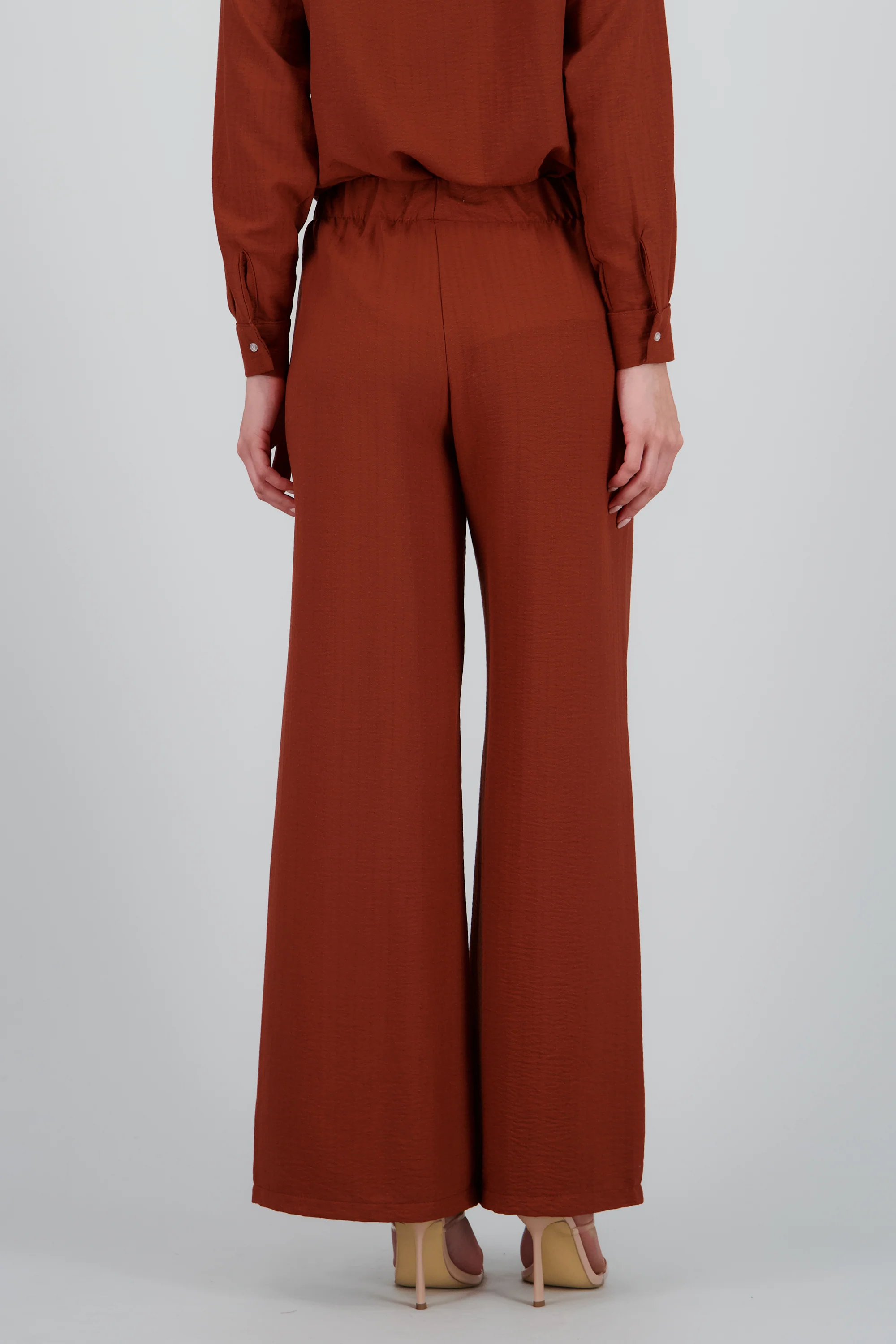 Pantalon fluido detalle textura - Image 4