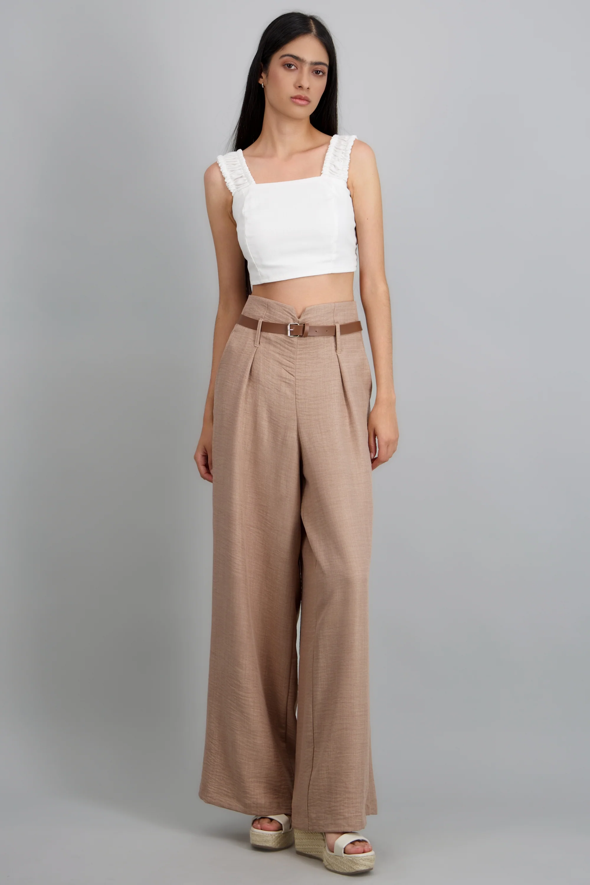 Pantalon fluido ligero detalle cinturon