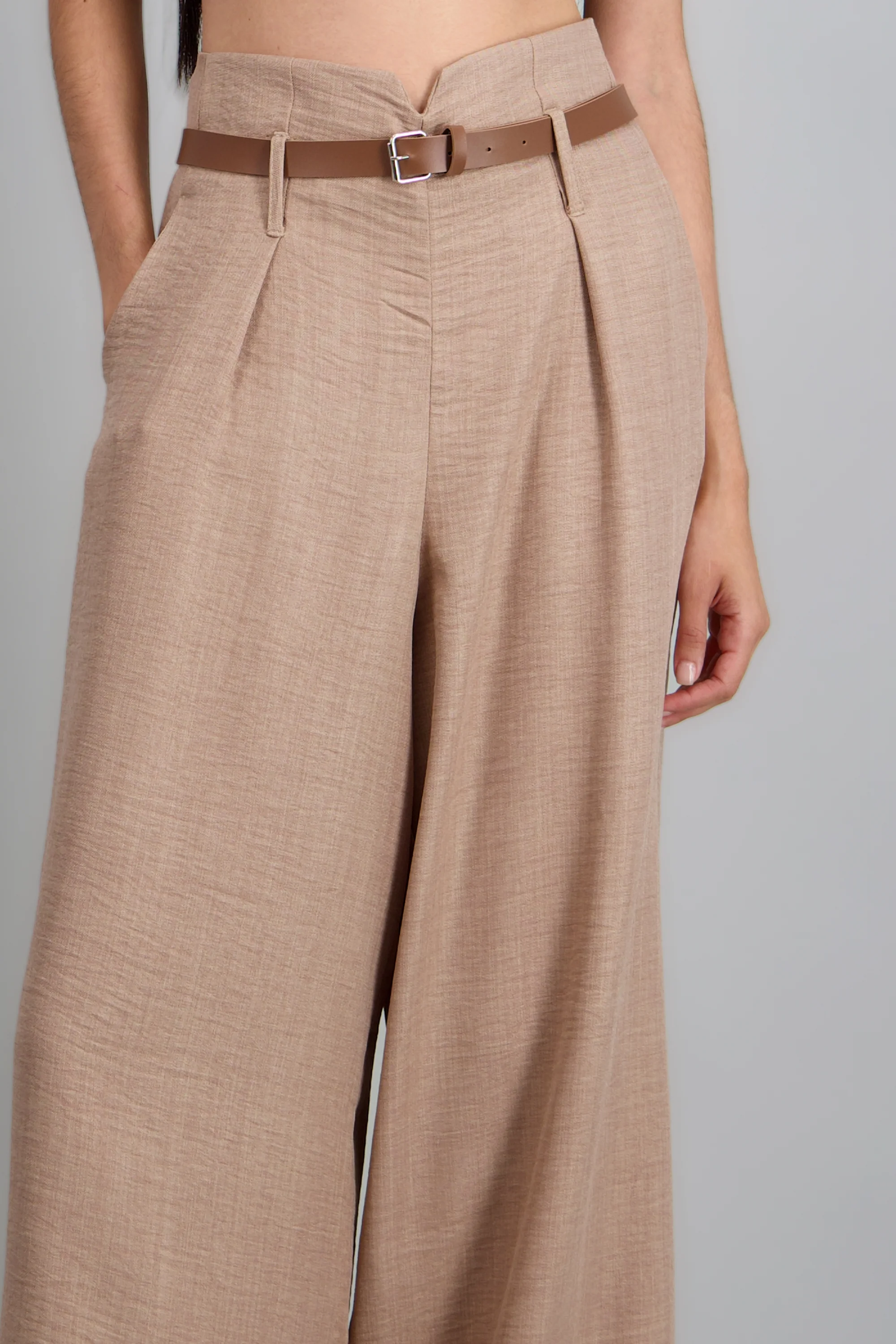Pantalon fluido ligero detalle cinturon - Image 5