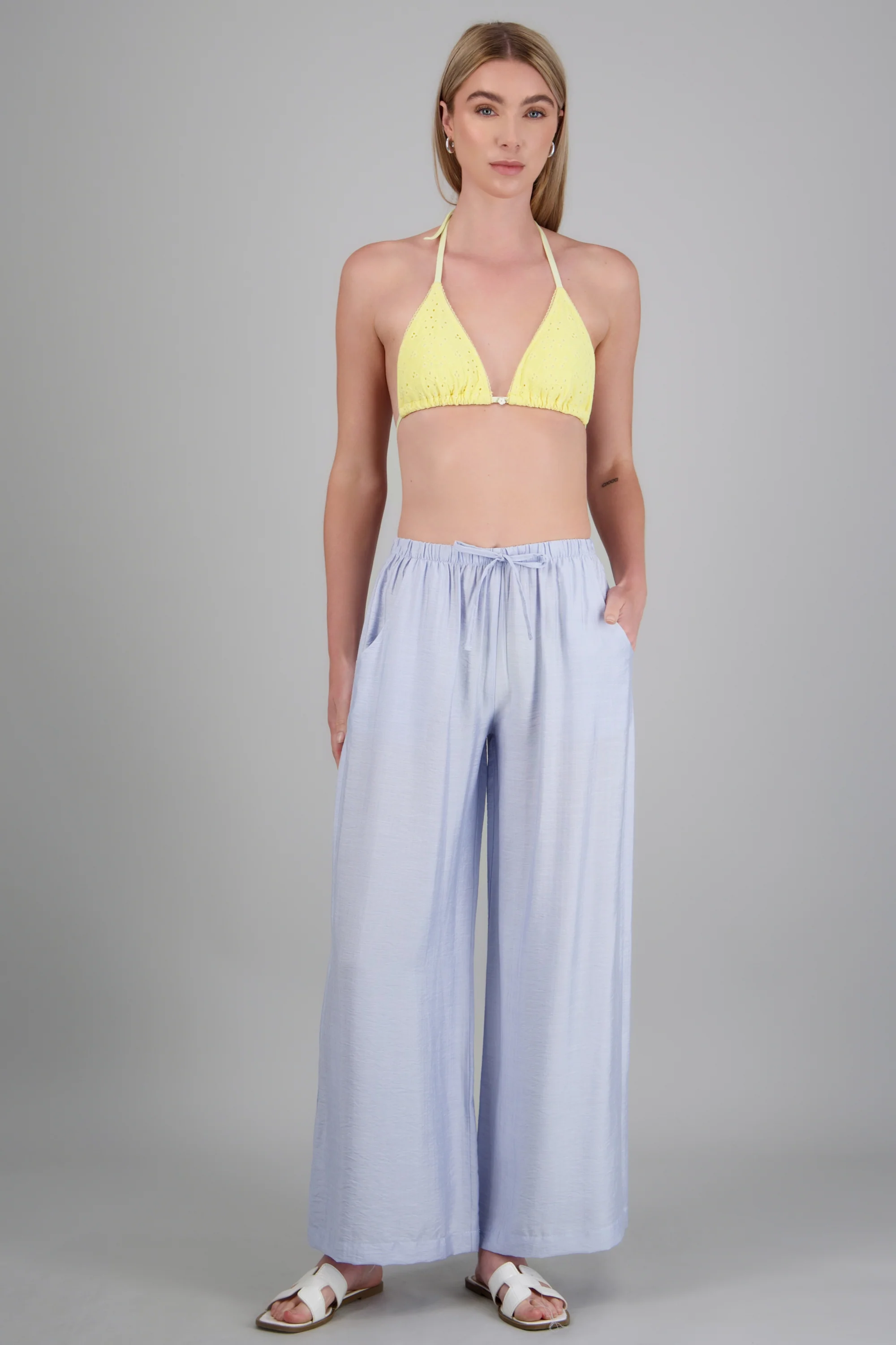 Pantalón ligero con bolsas