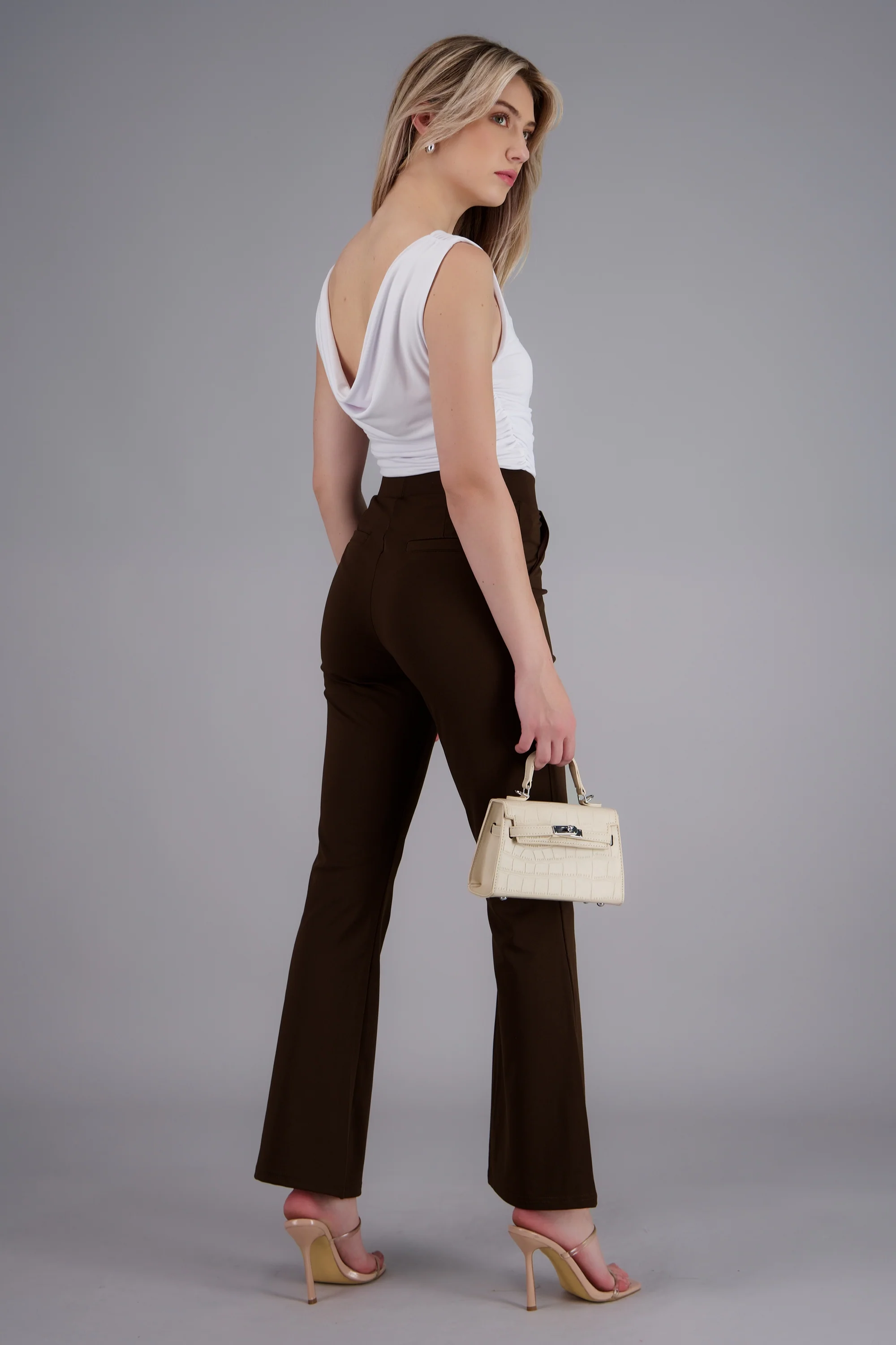 Pantalon liso acampanado - Image 4