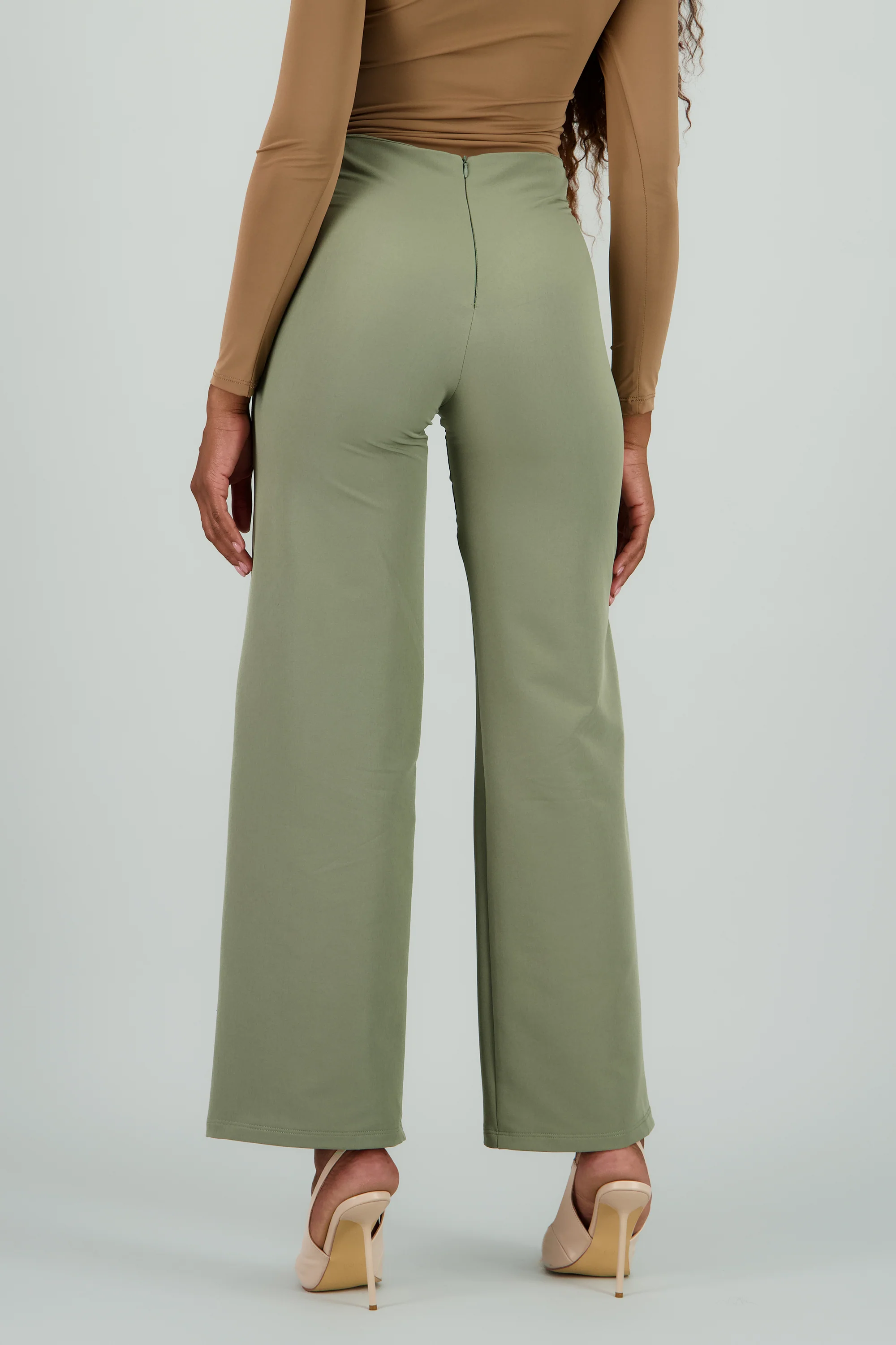 Pantalon liso amplio detalle costura - Image 4