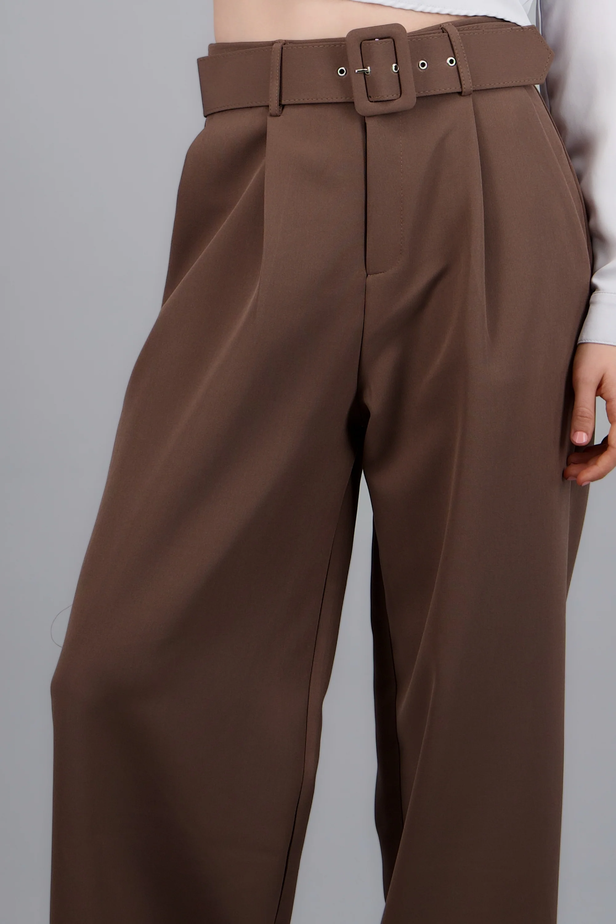 Pantalón liso cinturón - Image 5