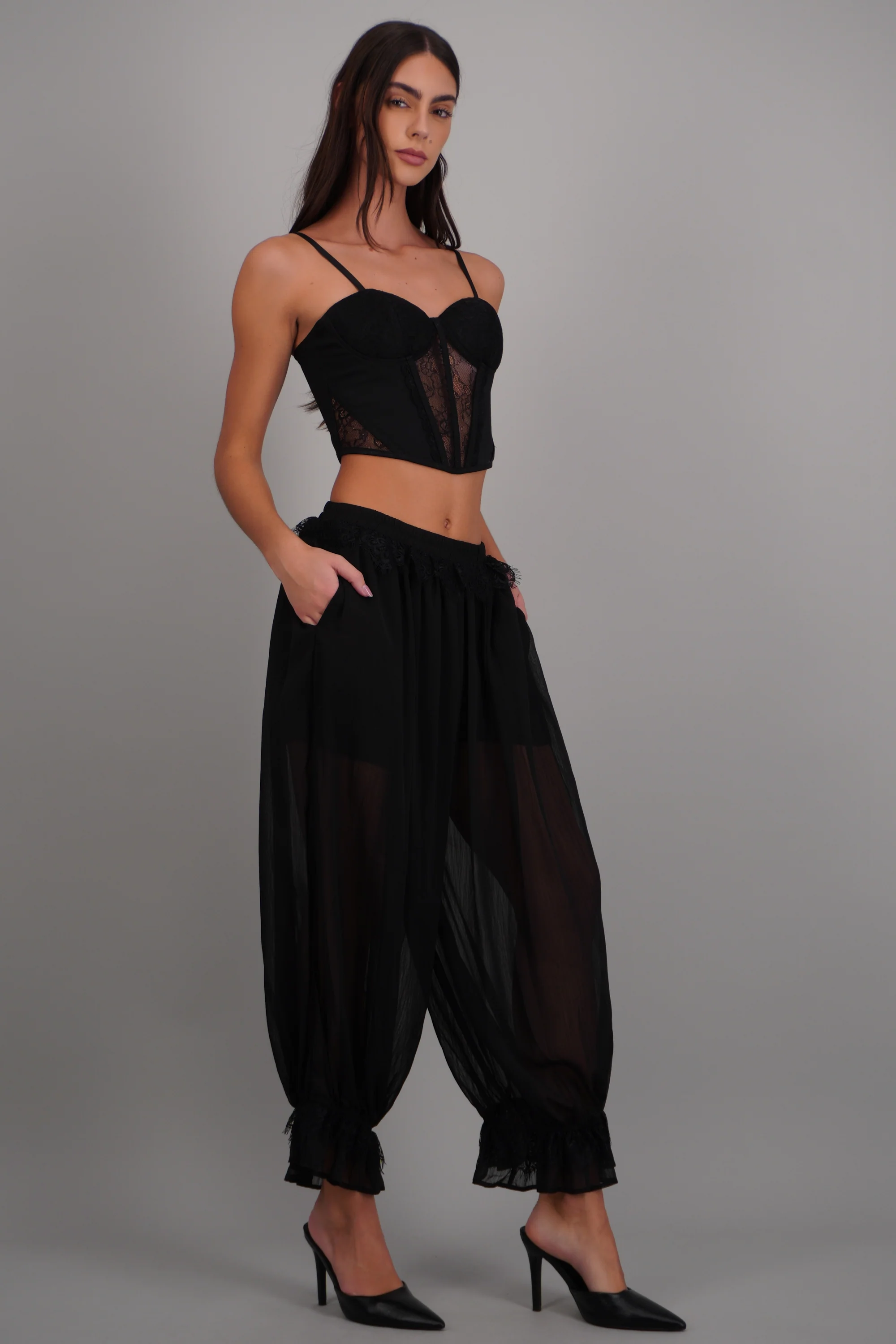 Pantalon liso con encaje acabado balloon - Image 2